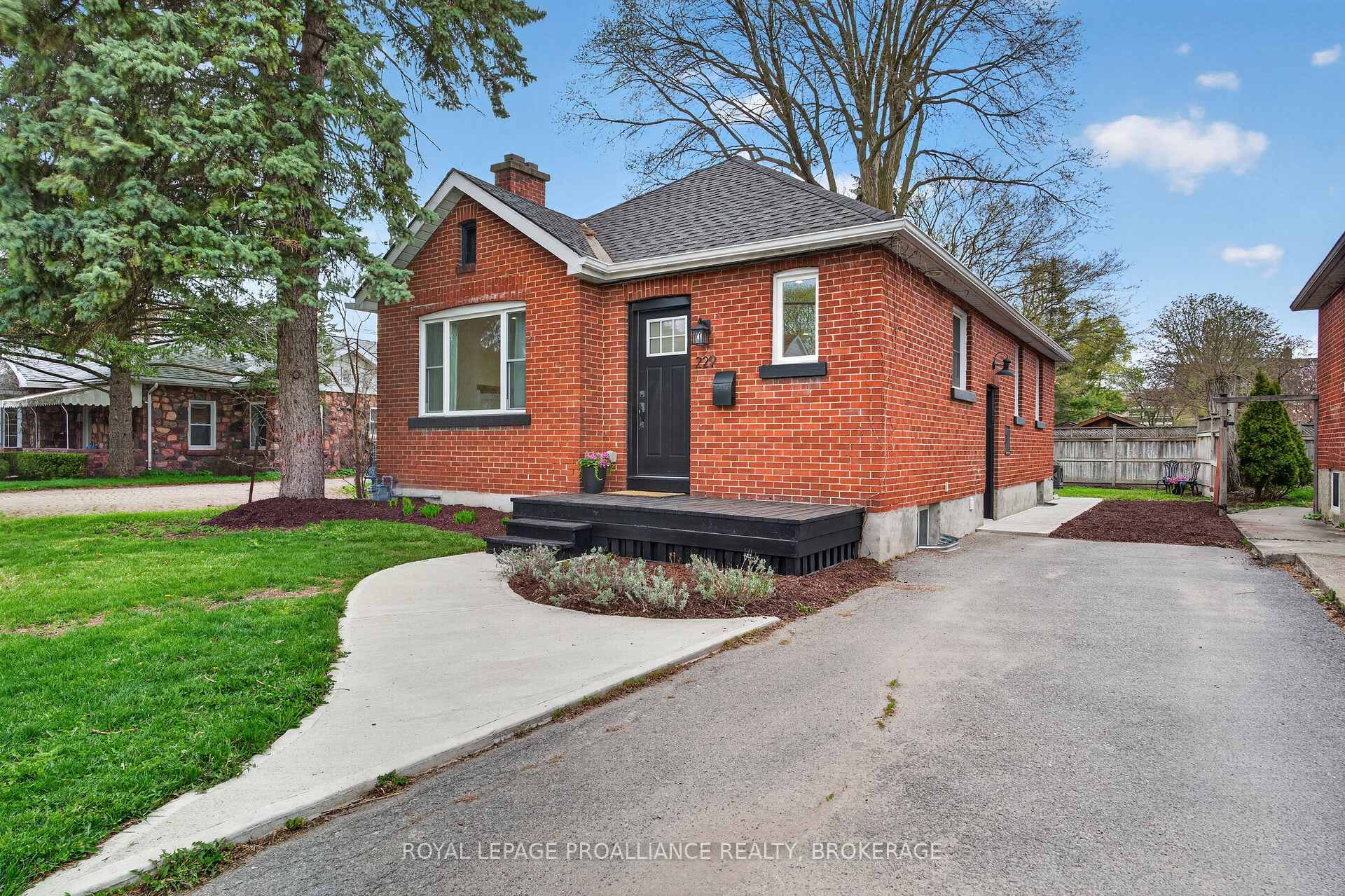 229 Park Street, Kingston, ON K7L 1K4