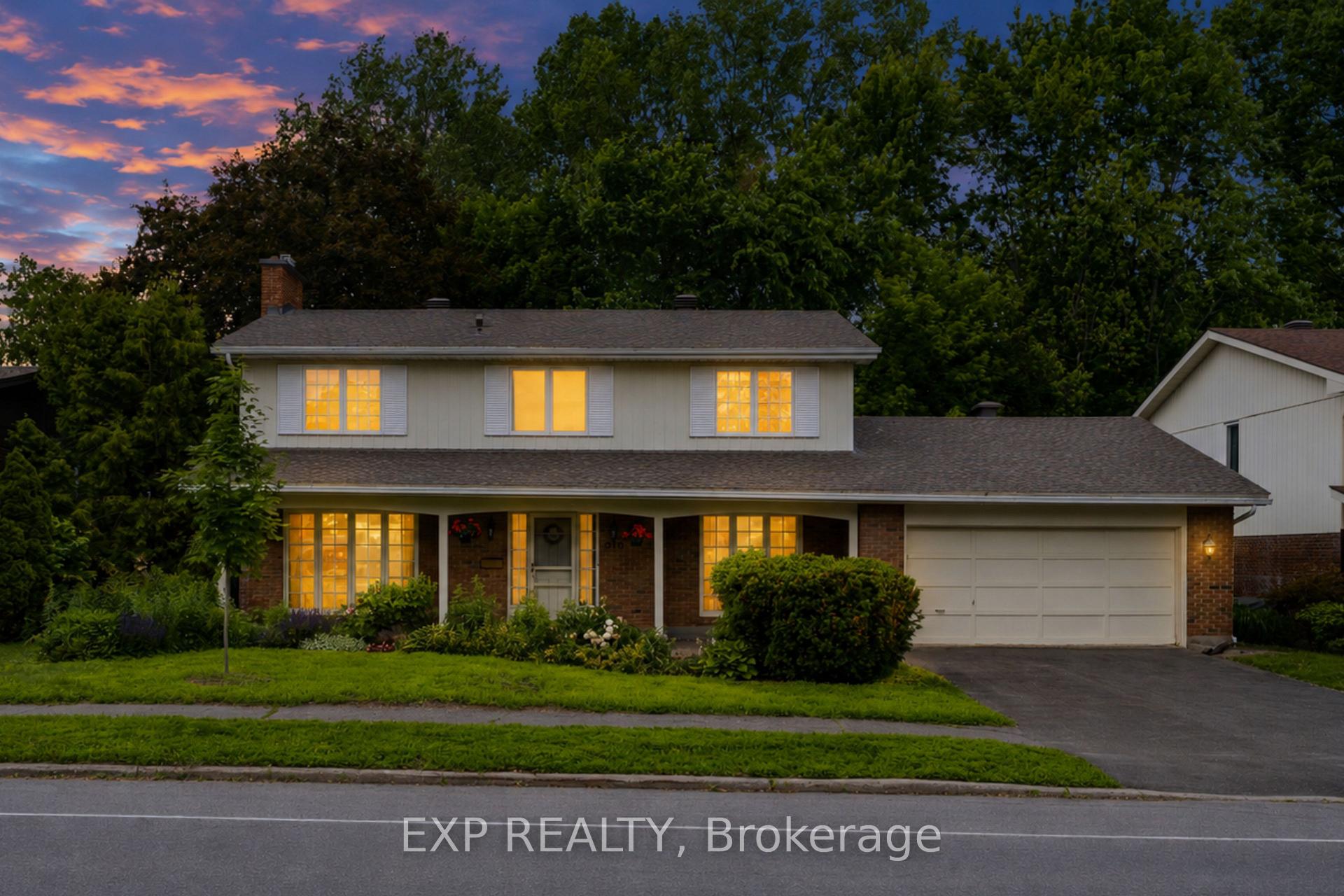 919 Plante Drive, Hunt Club - Windsor Park Village and Area, ON K1V 9E3