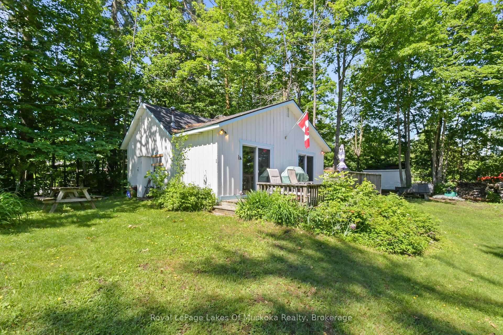 180 Two Road 2, Gravenhurst, ON P1P 1R1