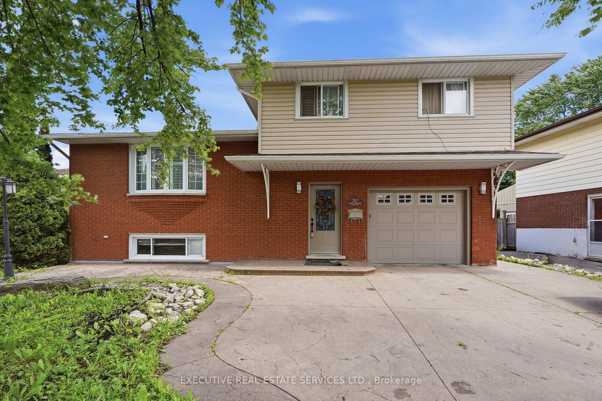 207 Christopher Drive, Cambridge, ON N1R 4S6