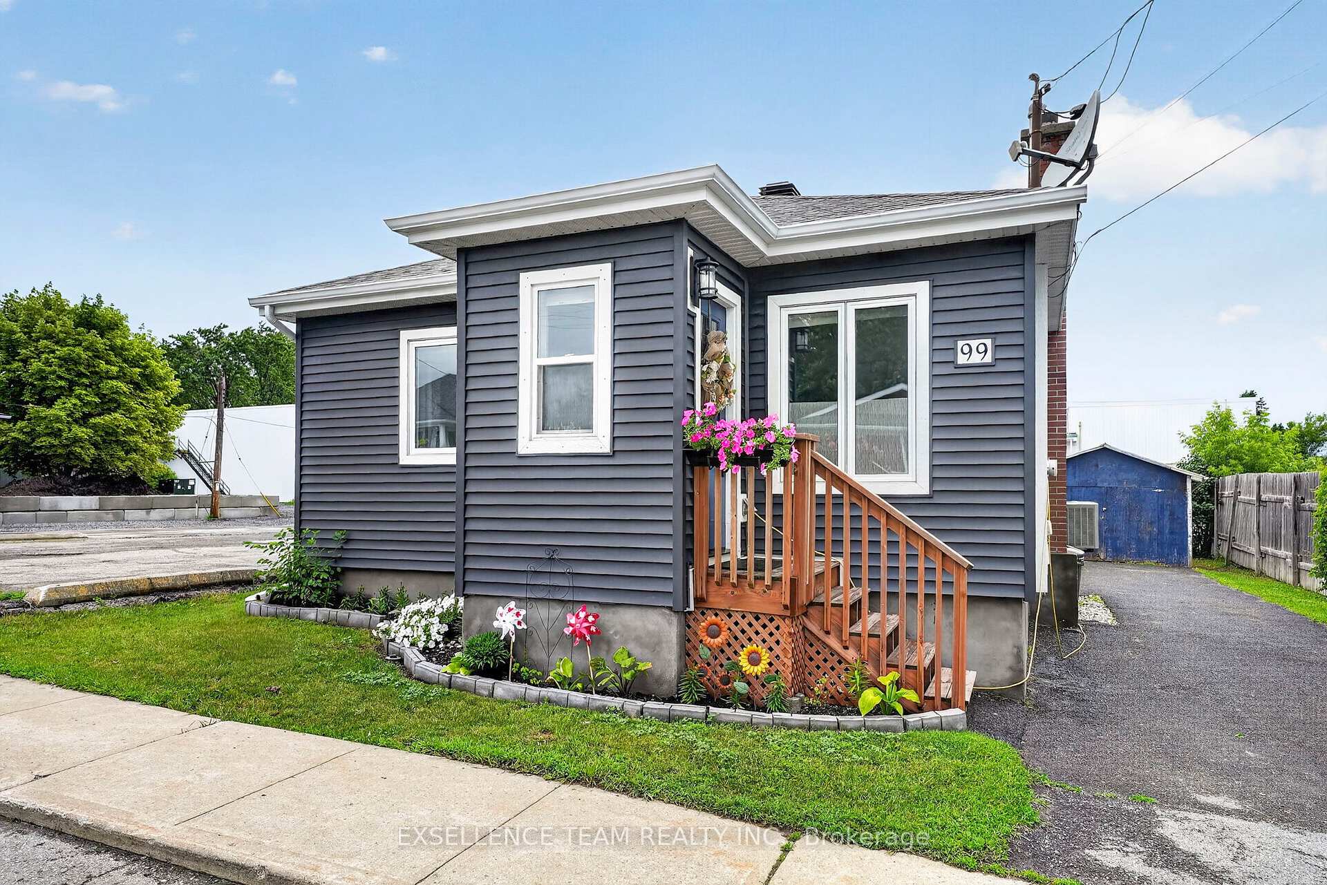99 Lochiel Street E, North Glengarry, ON K0C 1A0