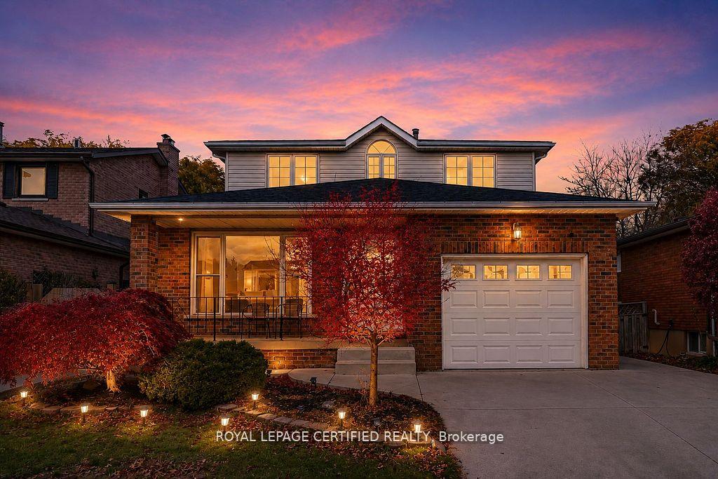 35 Trenholme Crescent, Hamilton, ON L8W 2L4