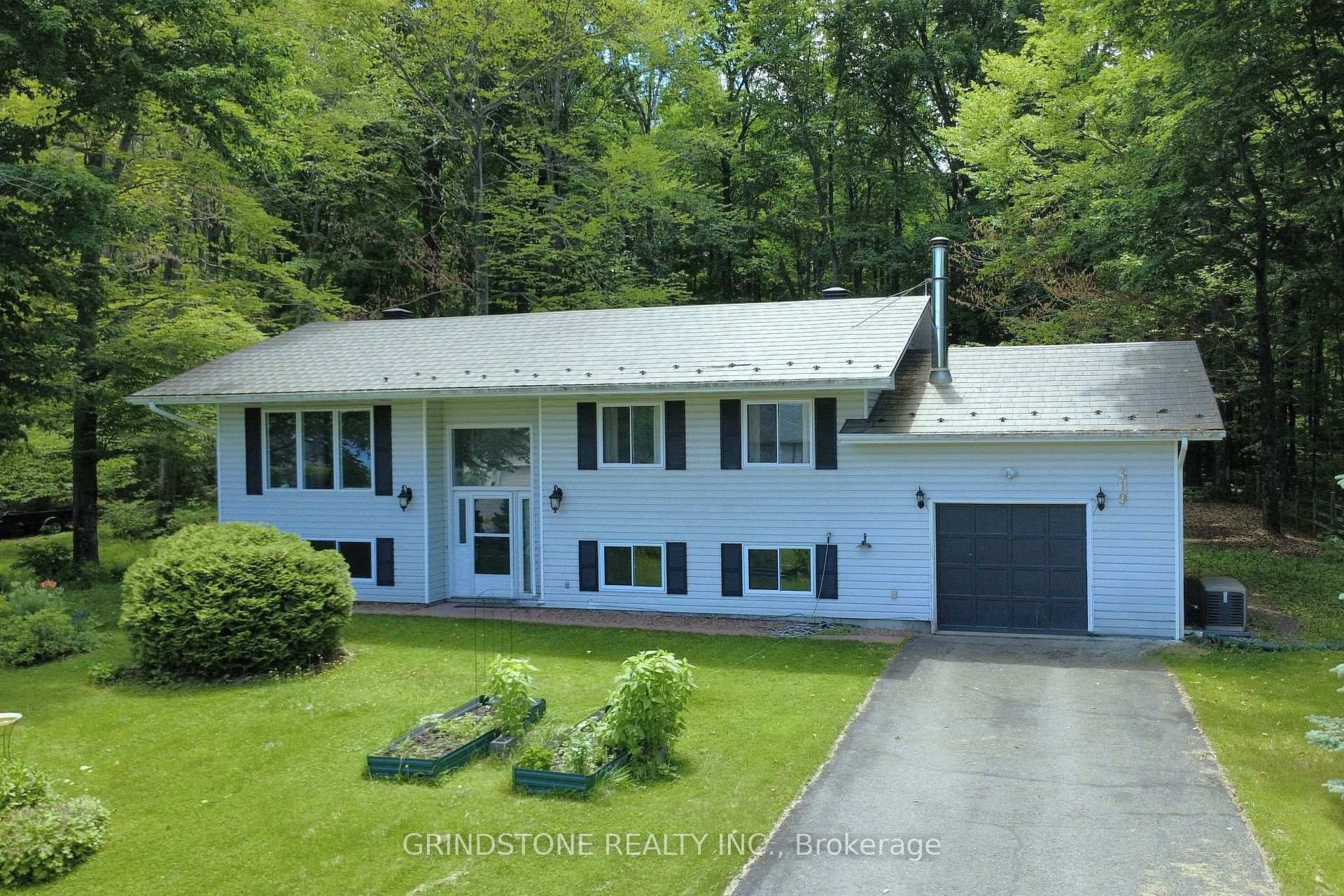 319 Riverwood Drive, Constance Bay - Dunrobin - Kilmaurs - Woodlawn, ON K0A 3M0