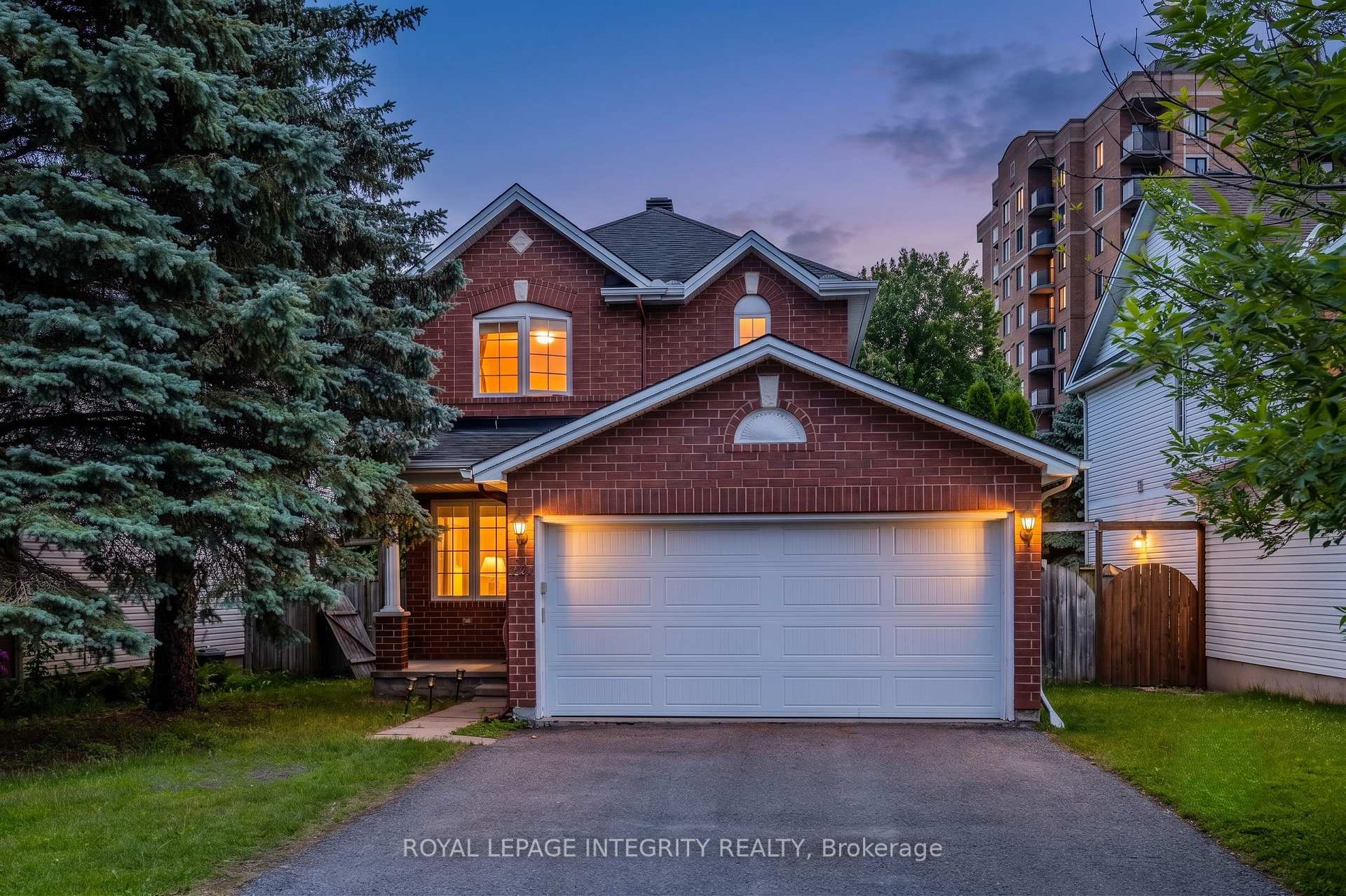 25 Crystal Park Crescent, Carlington - Central Park, ON K2C 3Z8