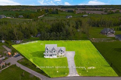 26 Country Meadows Drive, Amaranth, ON L9V 3T8