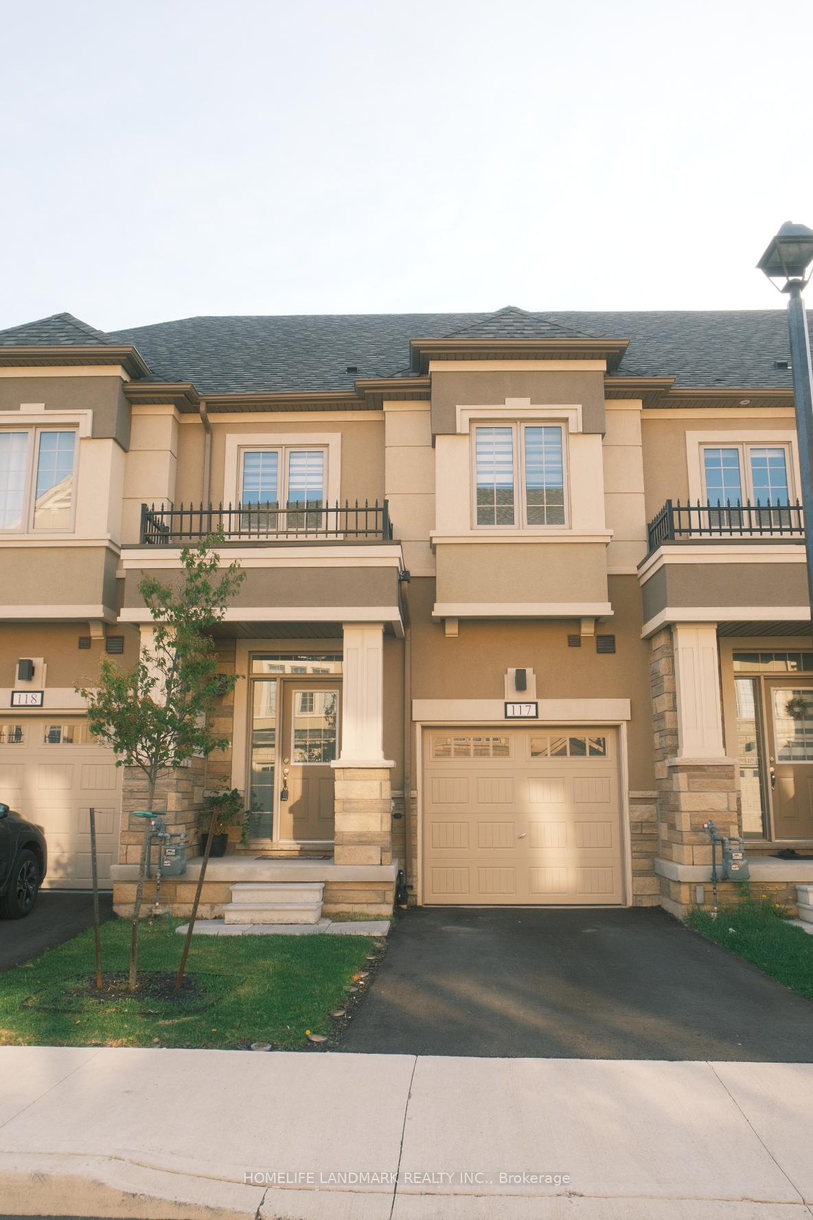 305 Garner Road W 117, Hamilton, ON L9G 3K9