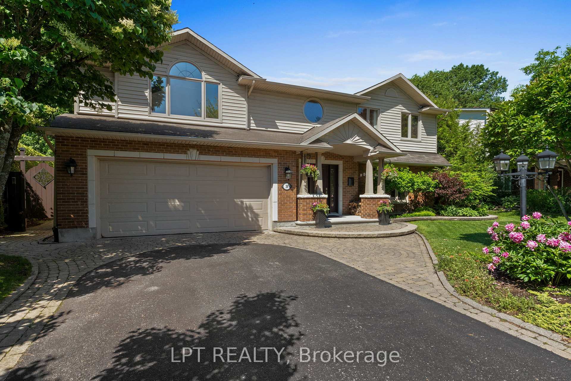 38 Glendenning Drive, South of Baseline to Knoxdale, ON K2H 7Y9