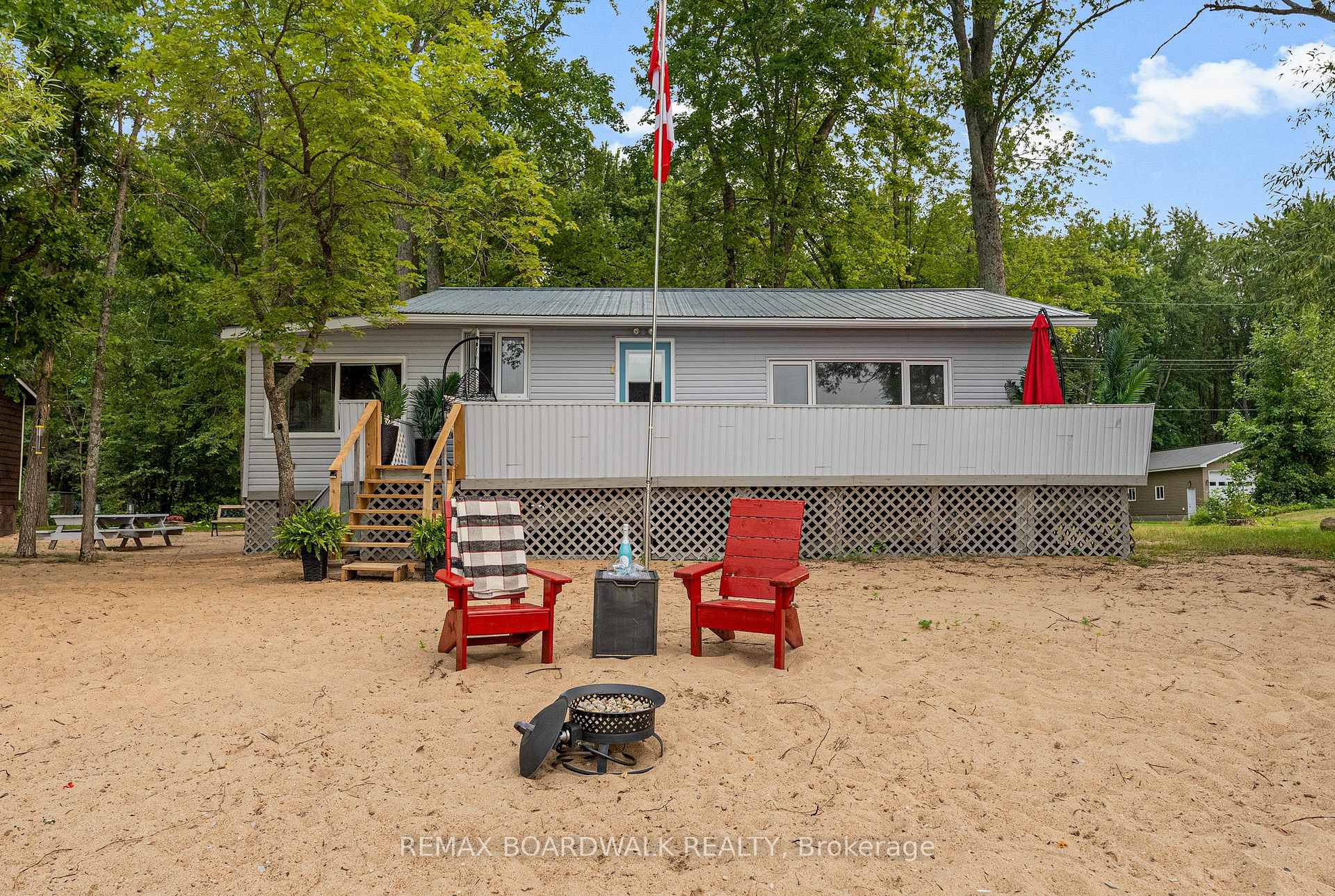 391 Leavoy Lane, Horton, ON K7V 3Z8