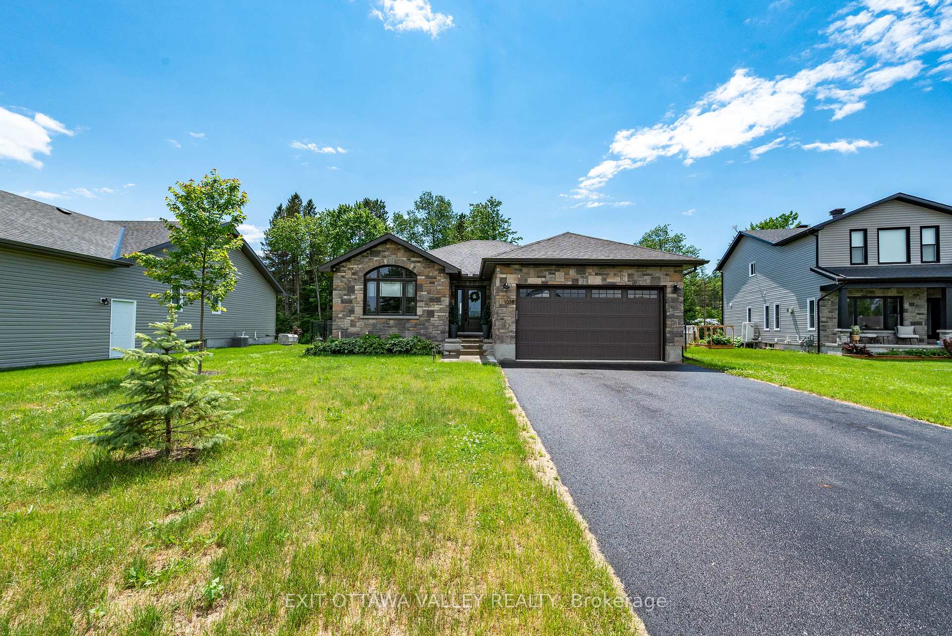 1038 Beatty Crescent, Deep River, ON K0J 1P0