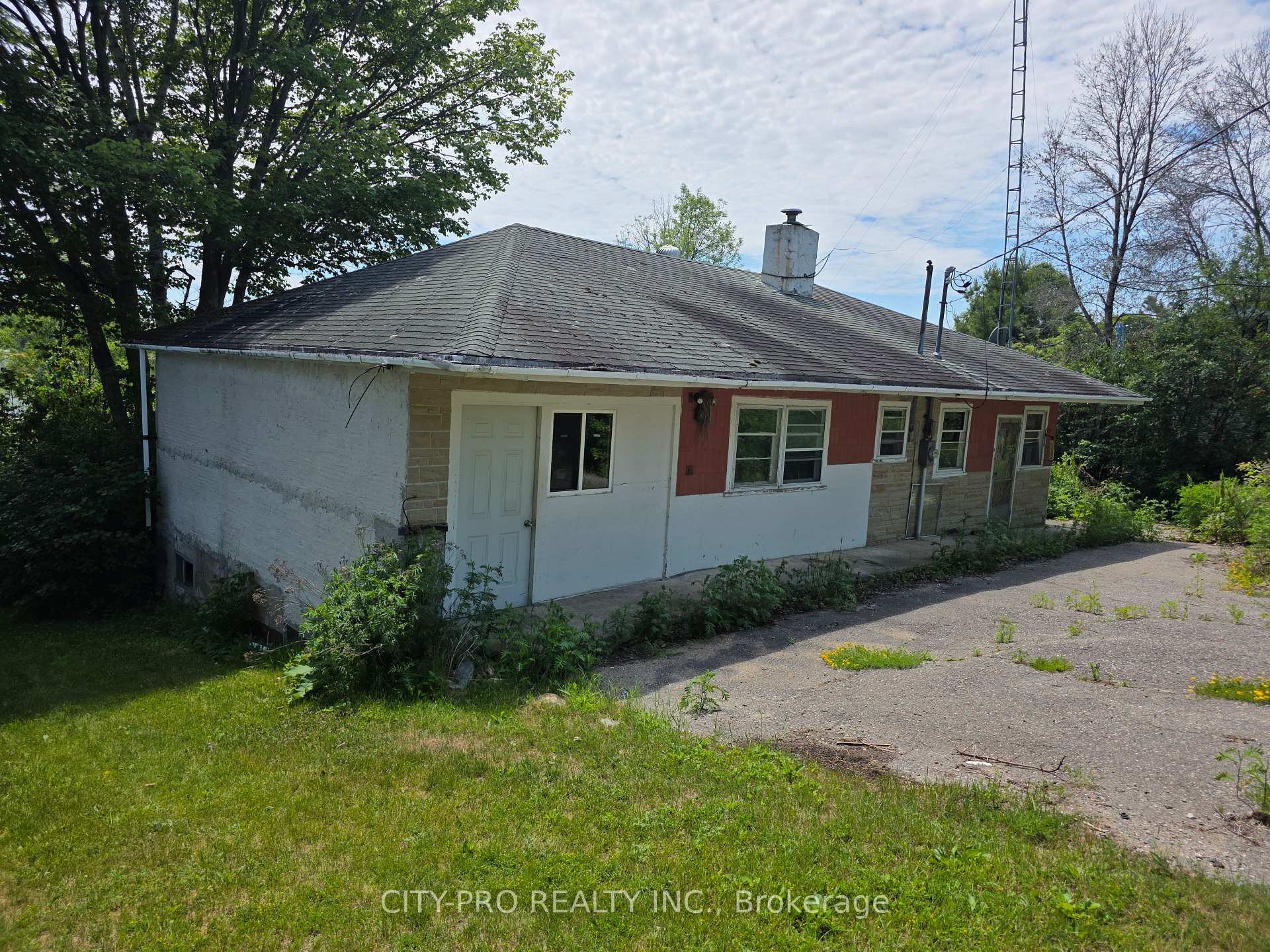 1075 Sunnyside Drive, The North Shore, ON P0R 1A0
