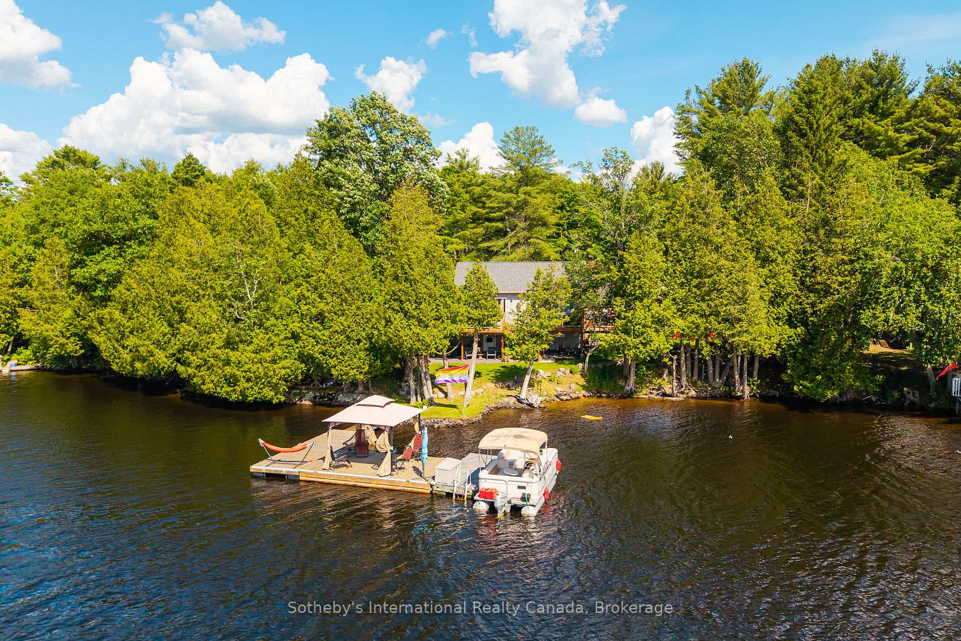 8 Lakeview Crescent, McKellar, ON P2A 0B5