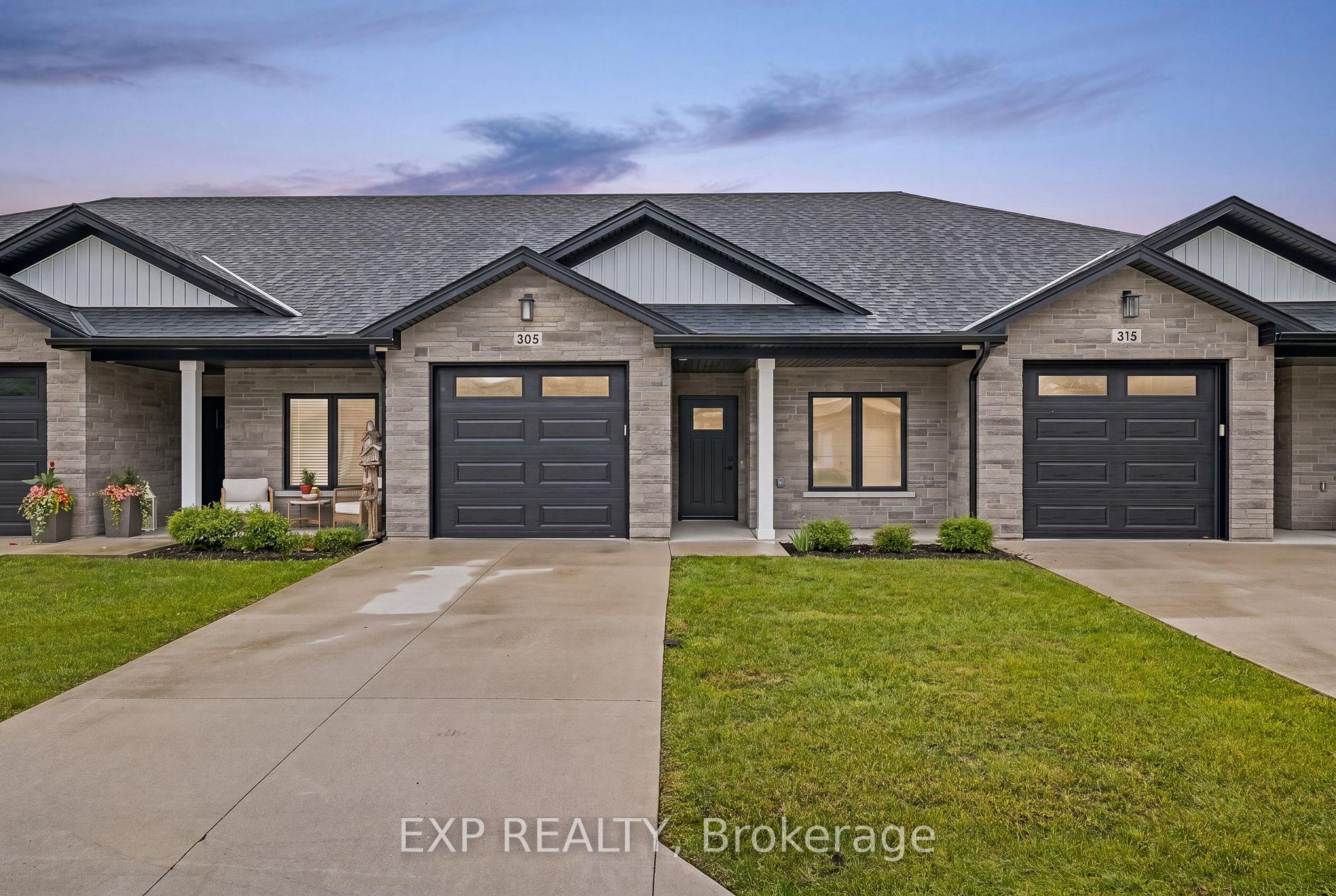 305 Henry Street S, Minto, ON N0G 2P0