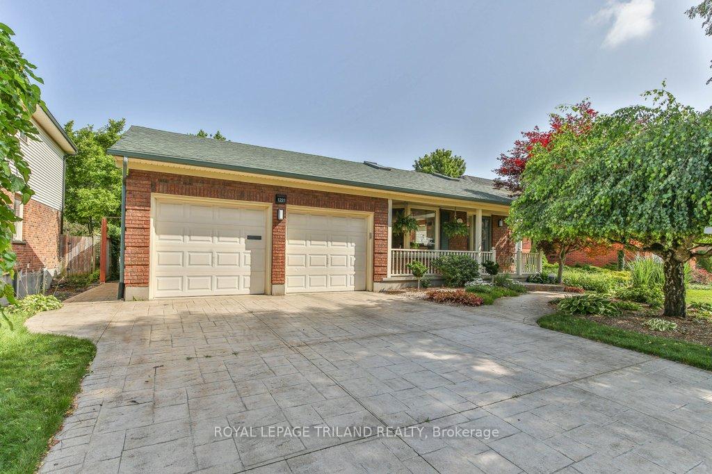 1221 GLENORA Drive, London North, ON N5X 2P6