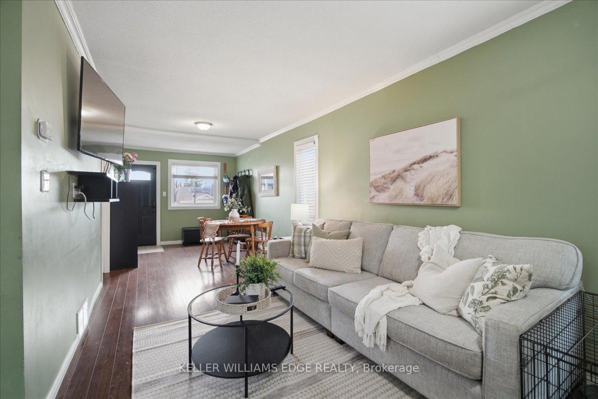22 Delena Avenue N, Hamilton, ON L8H 6B4