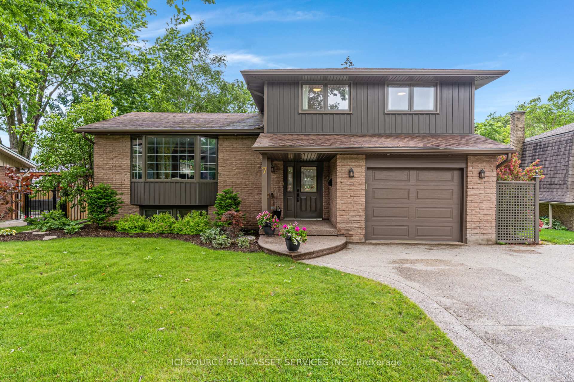 7 Blue Heron Court, Woolwich, ON N3B 1S6