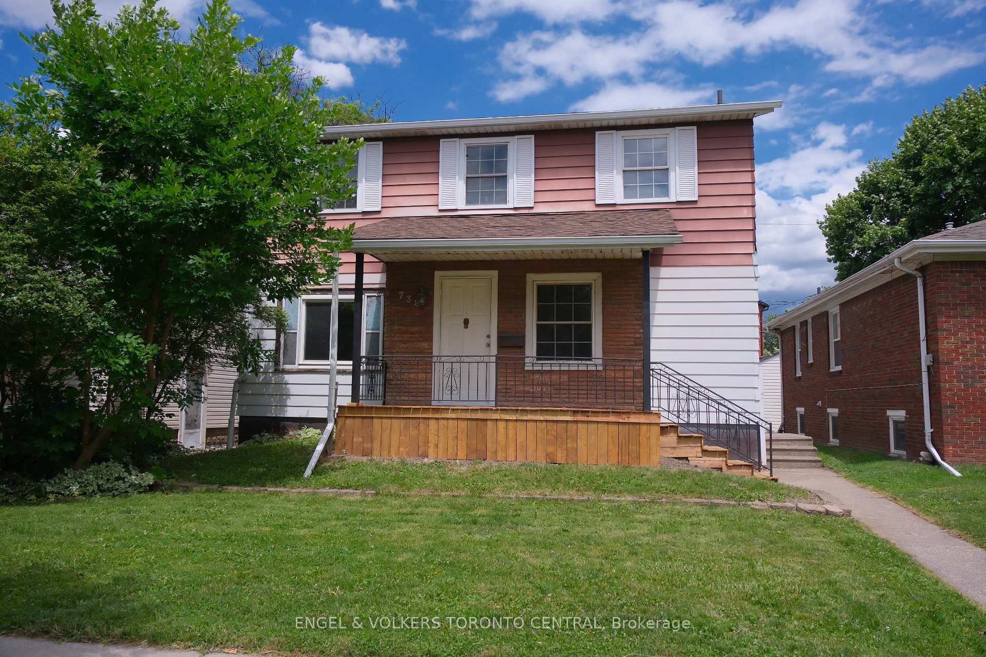 738 Randolph Avenue, Windsor, ON N9B 2T8