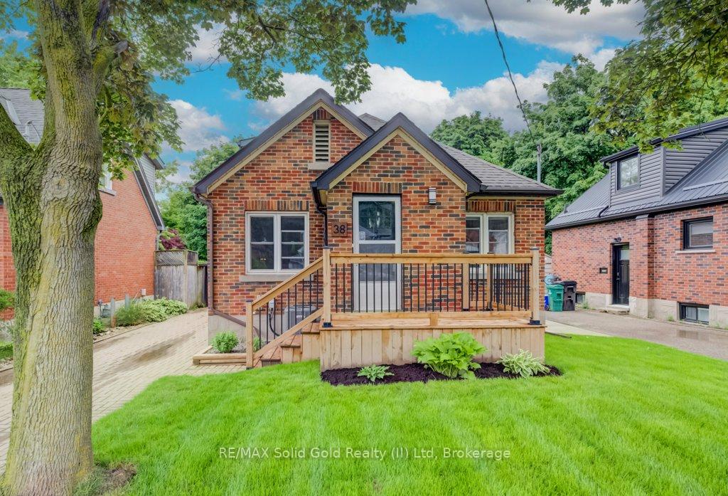 38 Sydney Street N, Kitchener, ON N2H 3L5