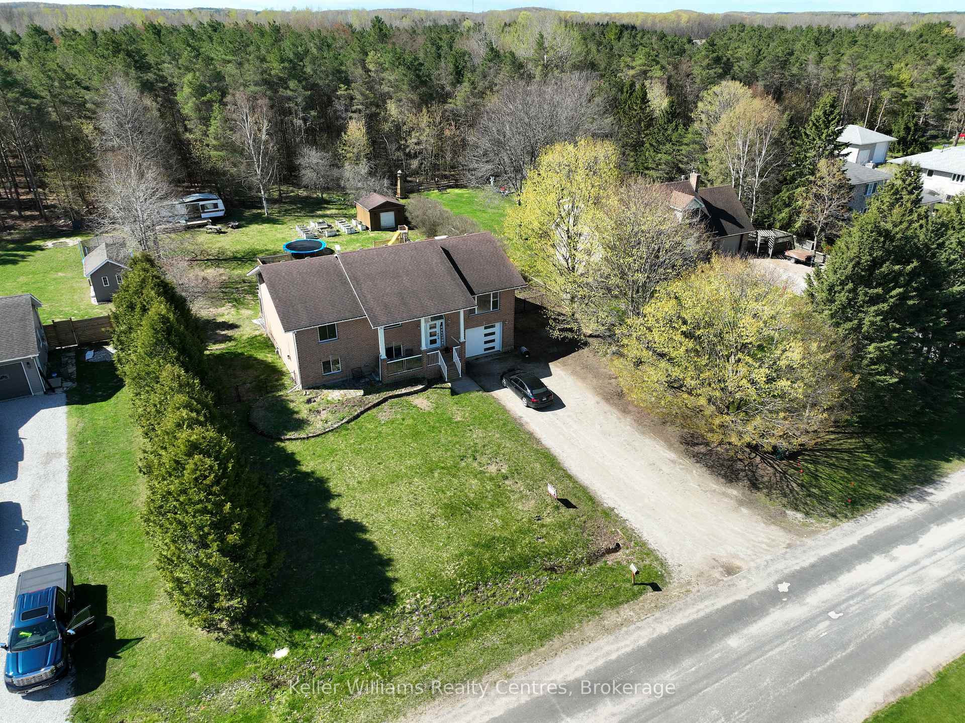 27 Pine Tree Drive, South Bruce Peninsula, ON N0H 1P0