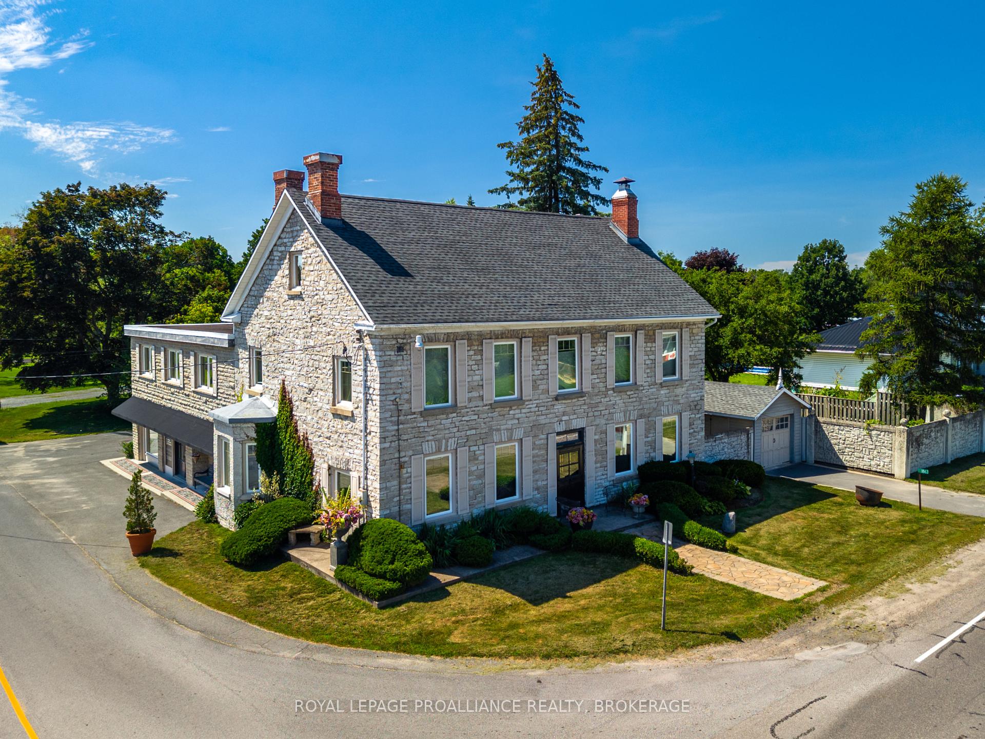 1863 Sydenham Road, Kingston, ON K7L 4V4