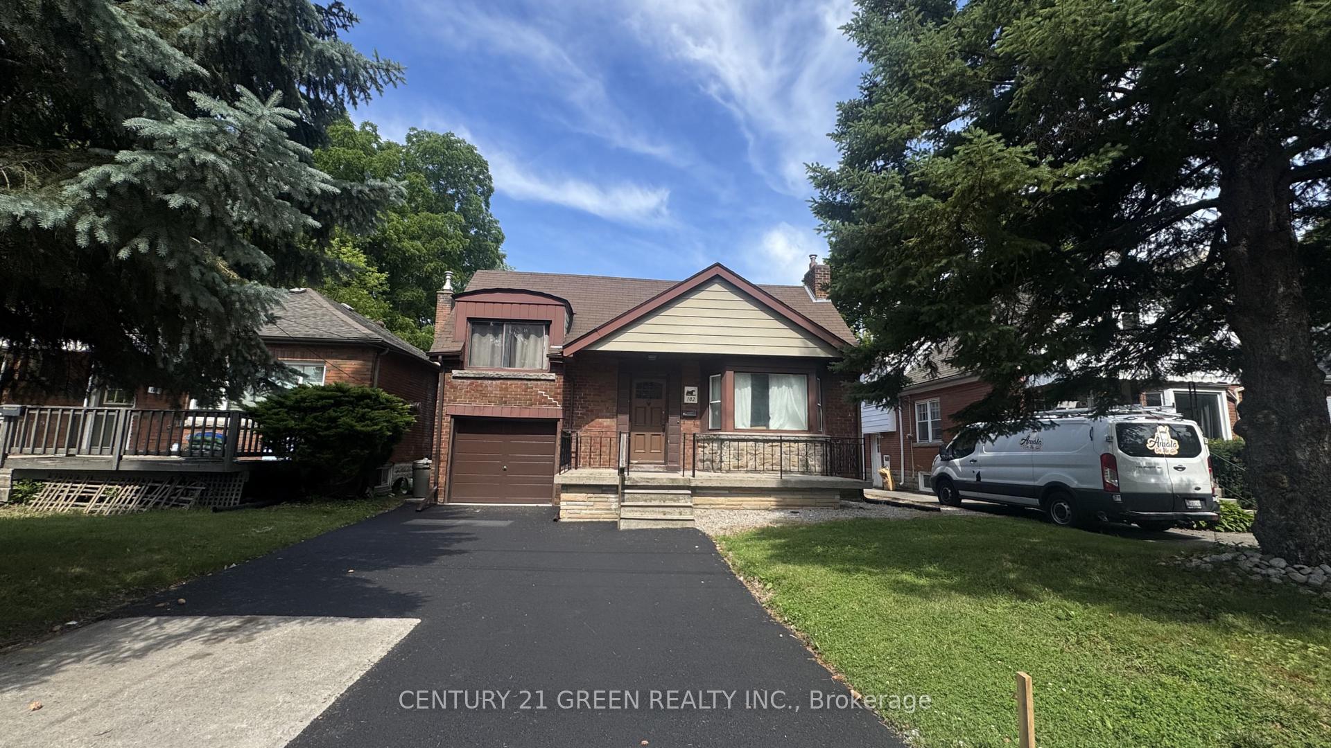 102 Dalewood Avenue, Hamilton, ON L8S 1Z2