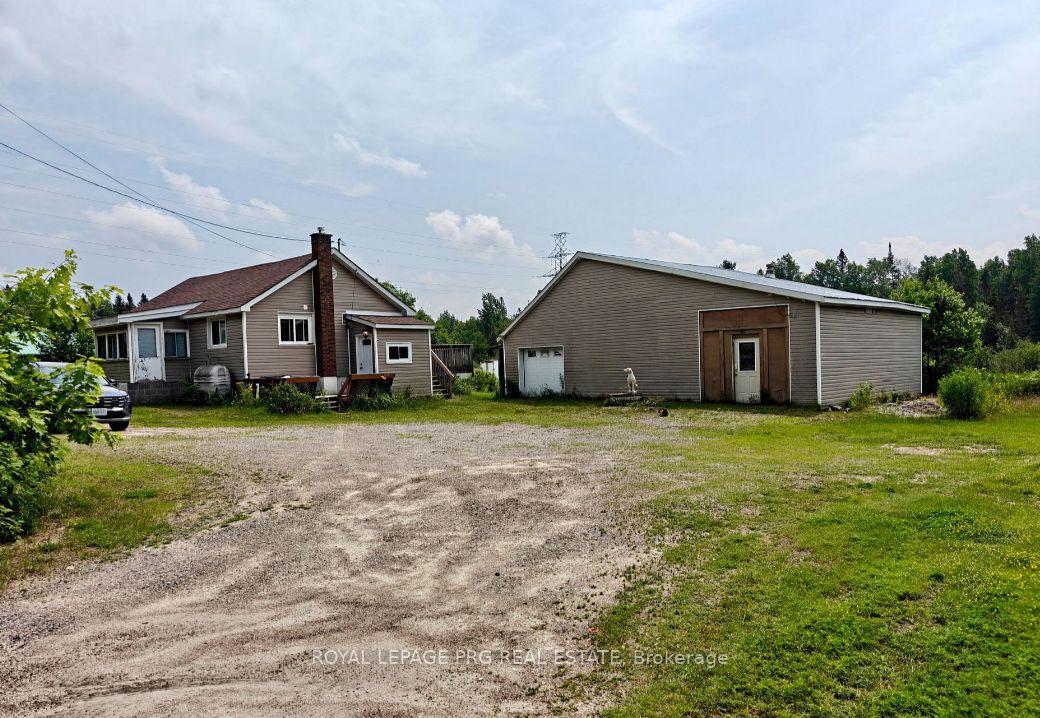 1521 FOUR MILE LAKE Road, North Bay, ON P1B 8G2