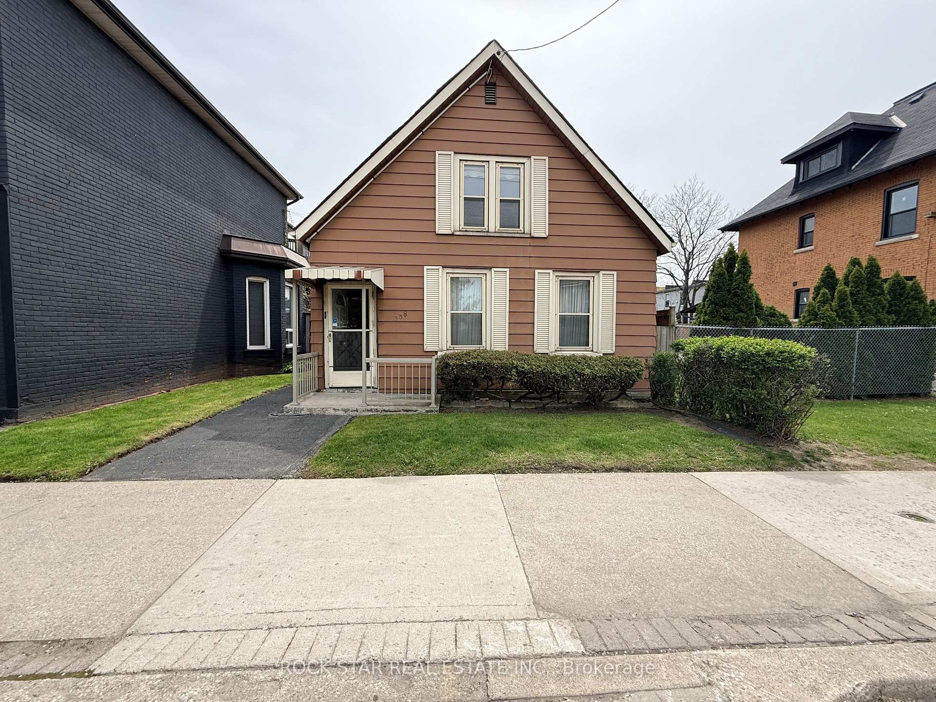 358 Barton Street E, Hamilton, ON L8L 2X9