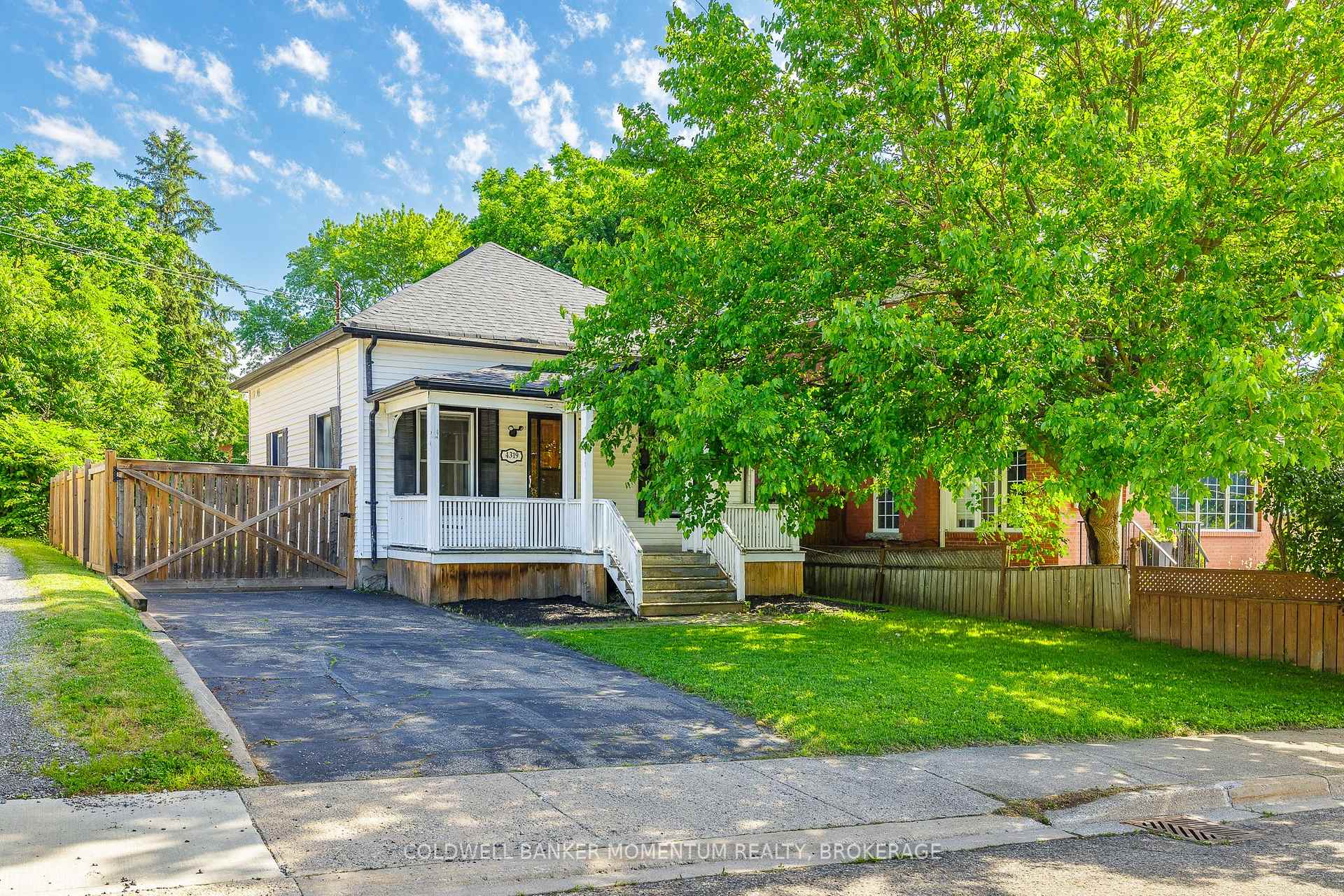 4319 Seneca Street, Niagara Falls, ON L2E 1G5