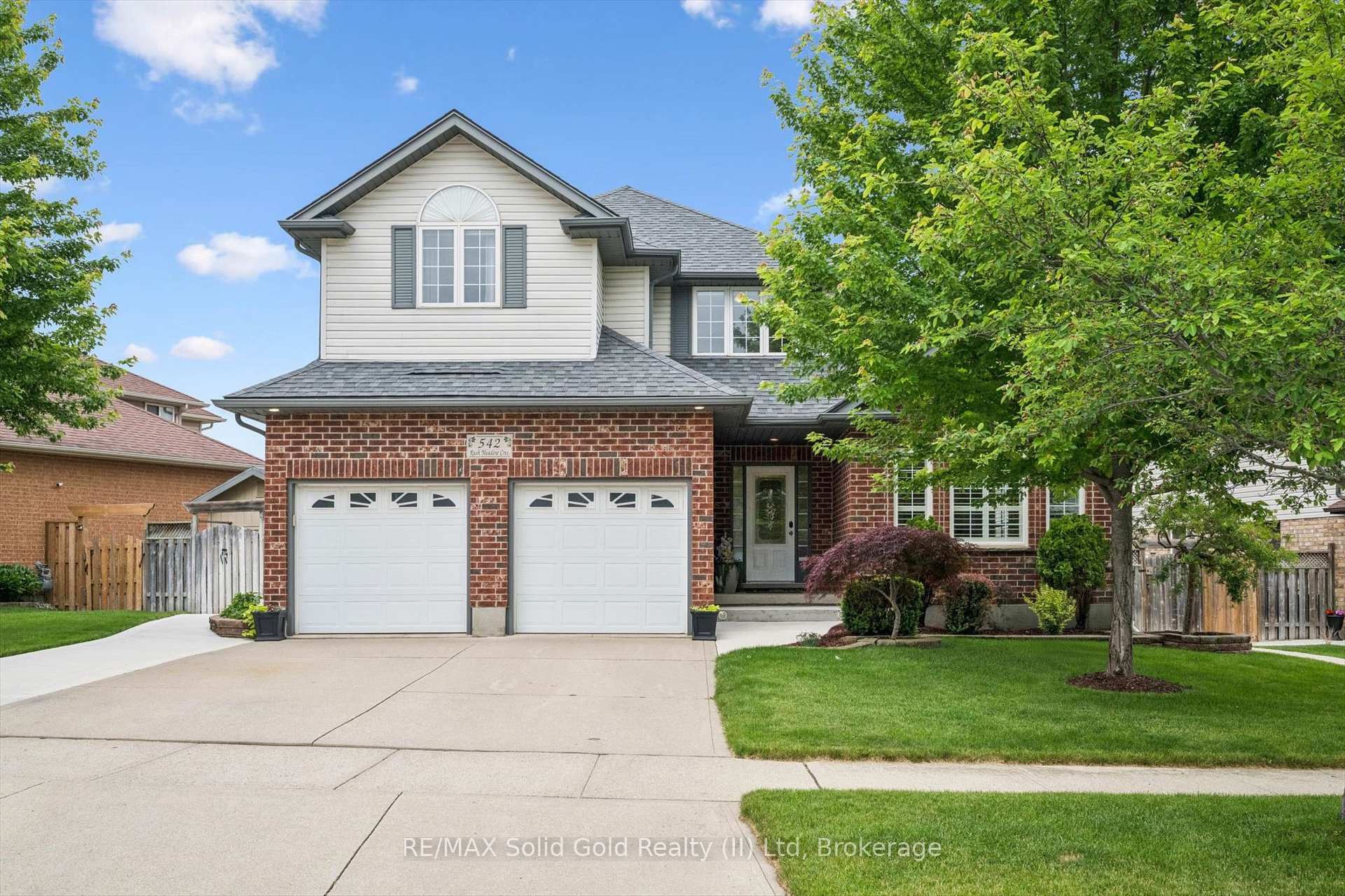 542 Rush Meadow Crescent, Kitchener, ON N2R 1T1