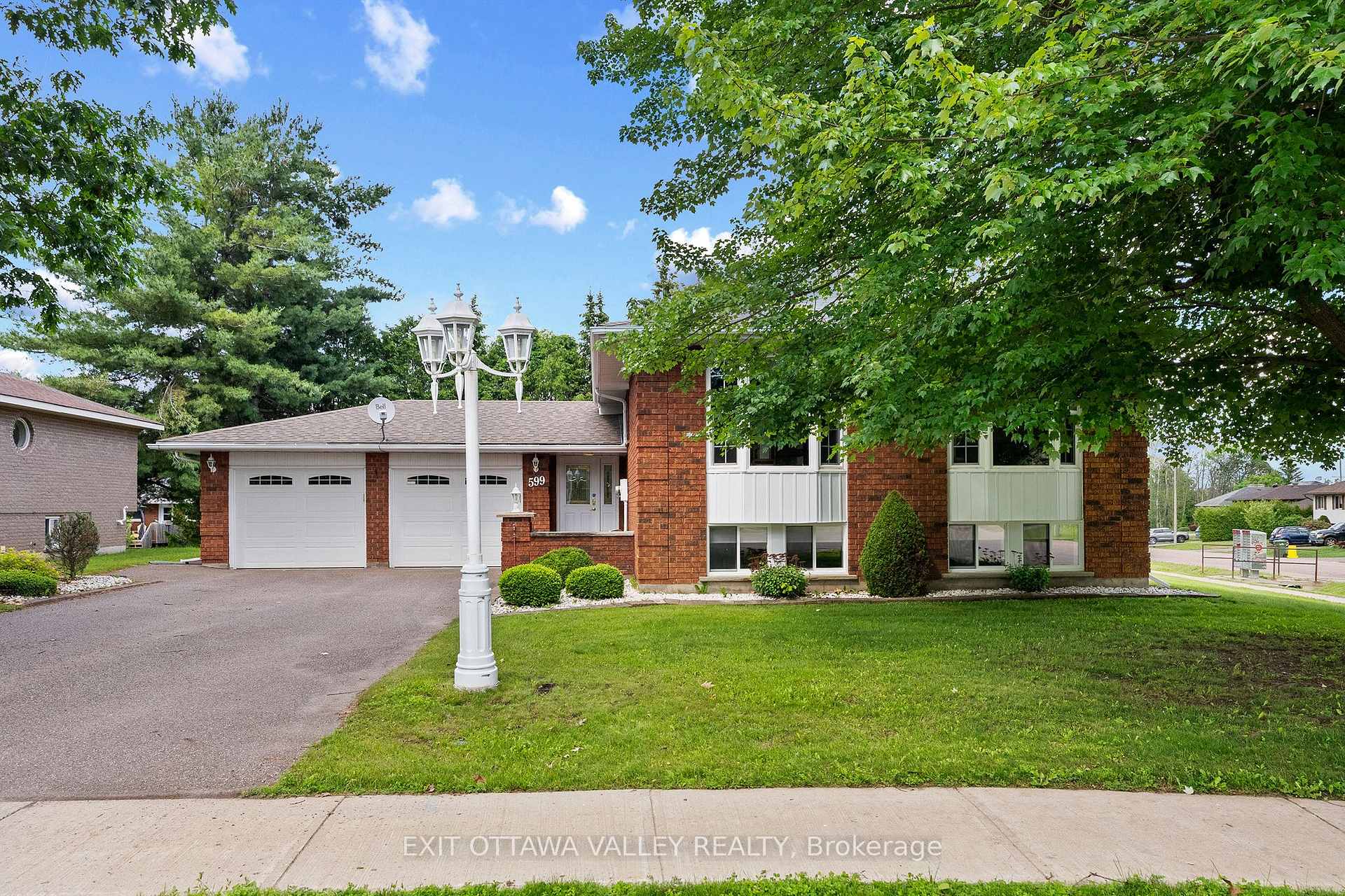599 Hillside Avenue, Pembroke, ON K8A 8G4