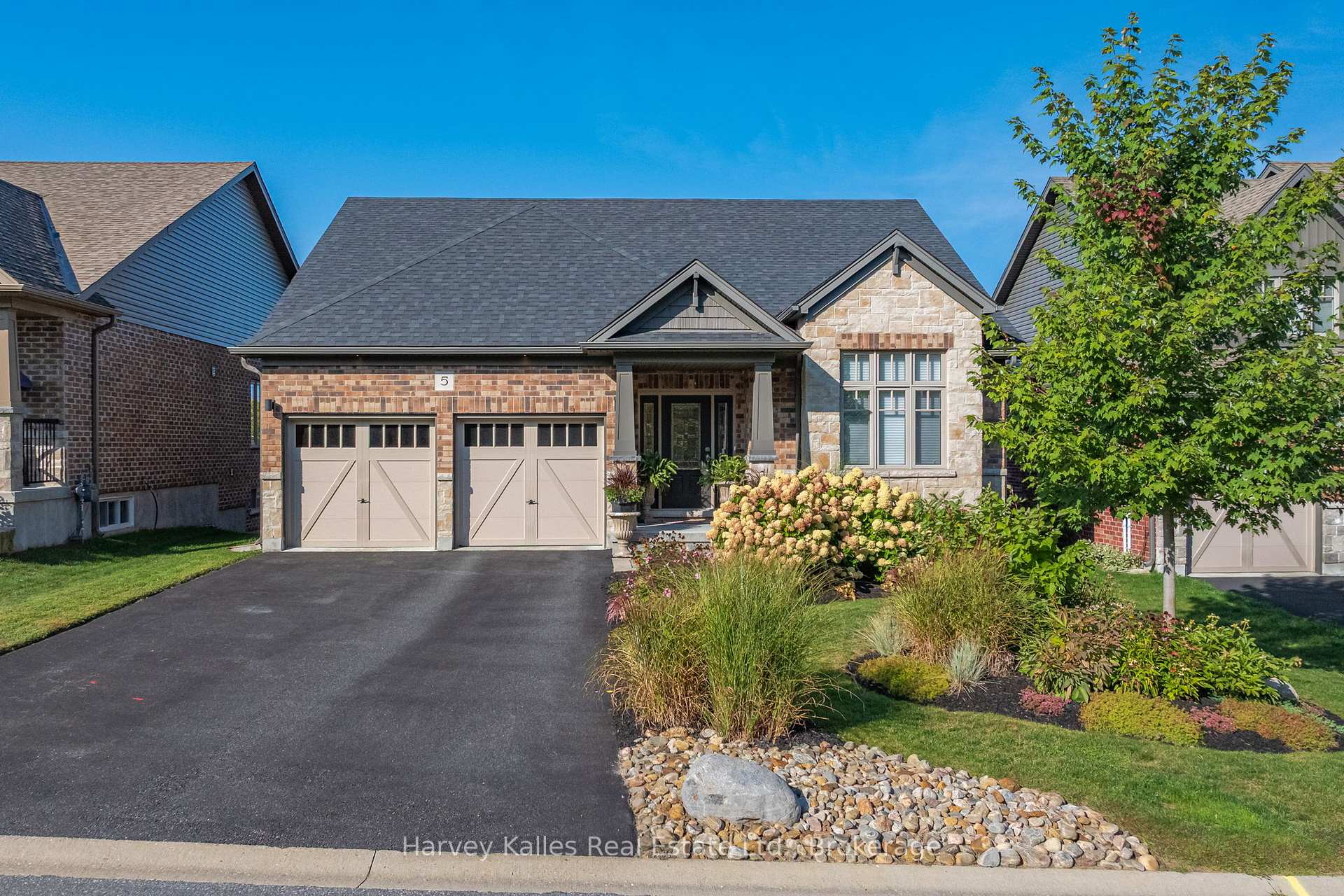 5 Braeside Crescent, Huntsville, ON P1H 0C5