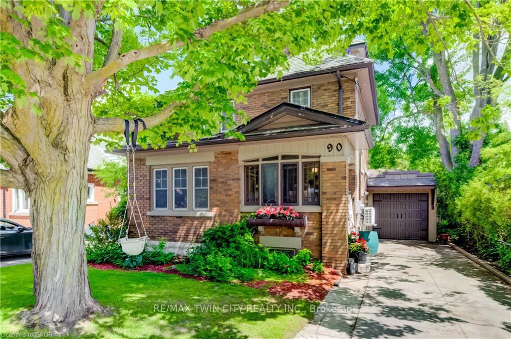 90 BROCK Street, Kitchener, ON N2M 1X3