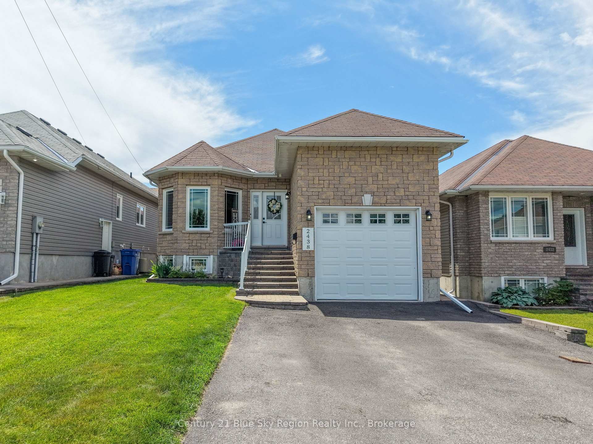 2438 Connaught Avenue, North Bay, ON P1B 0C4