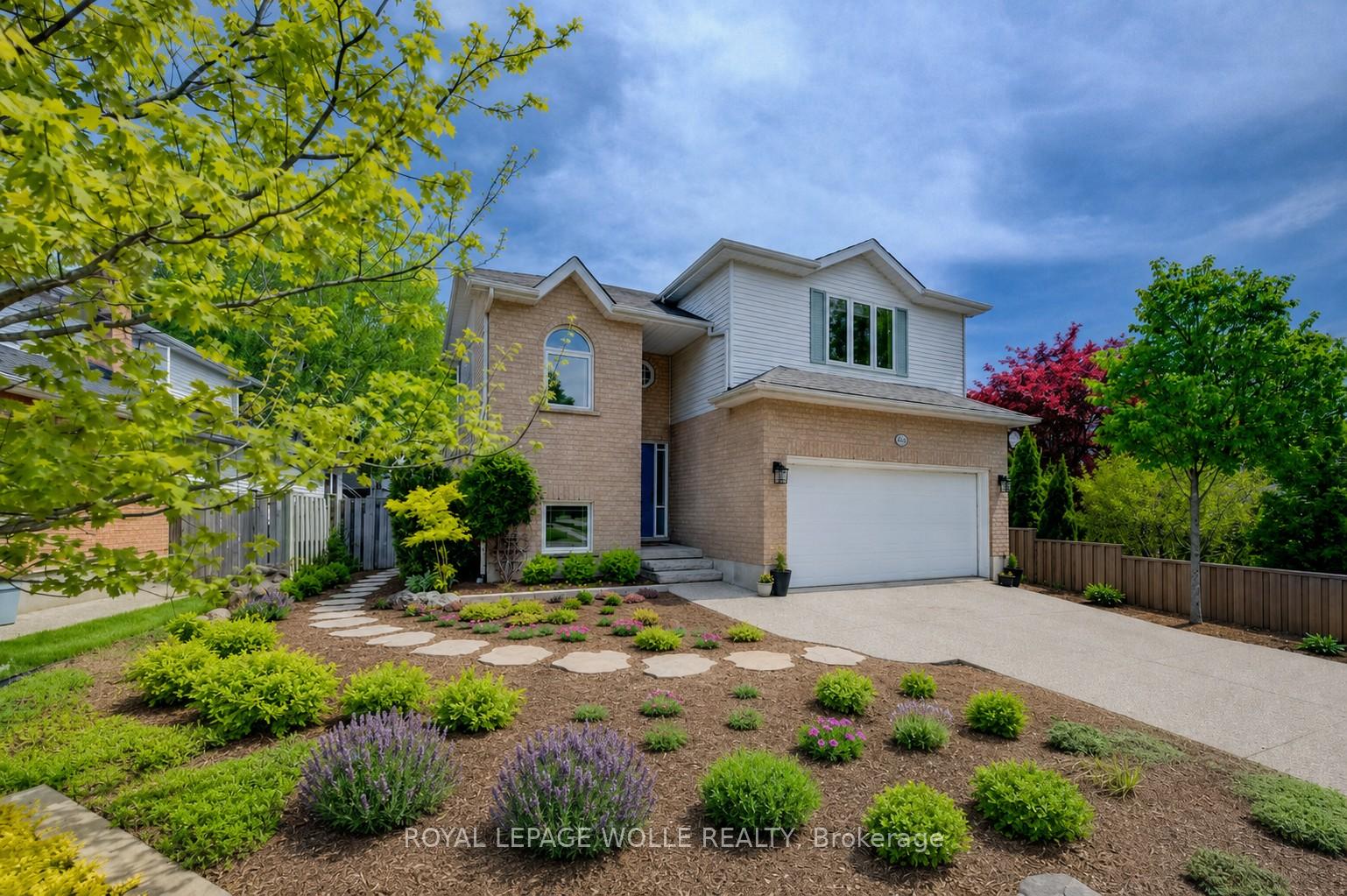 464 Northlake Drive, Waterloo, ON N2V 2A4