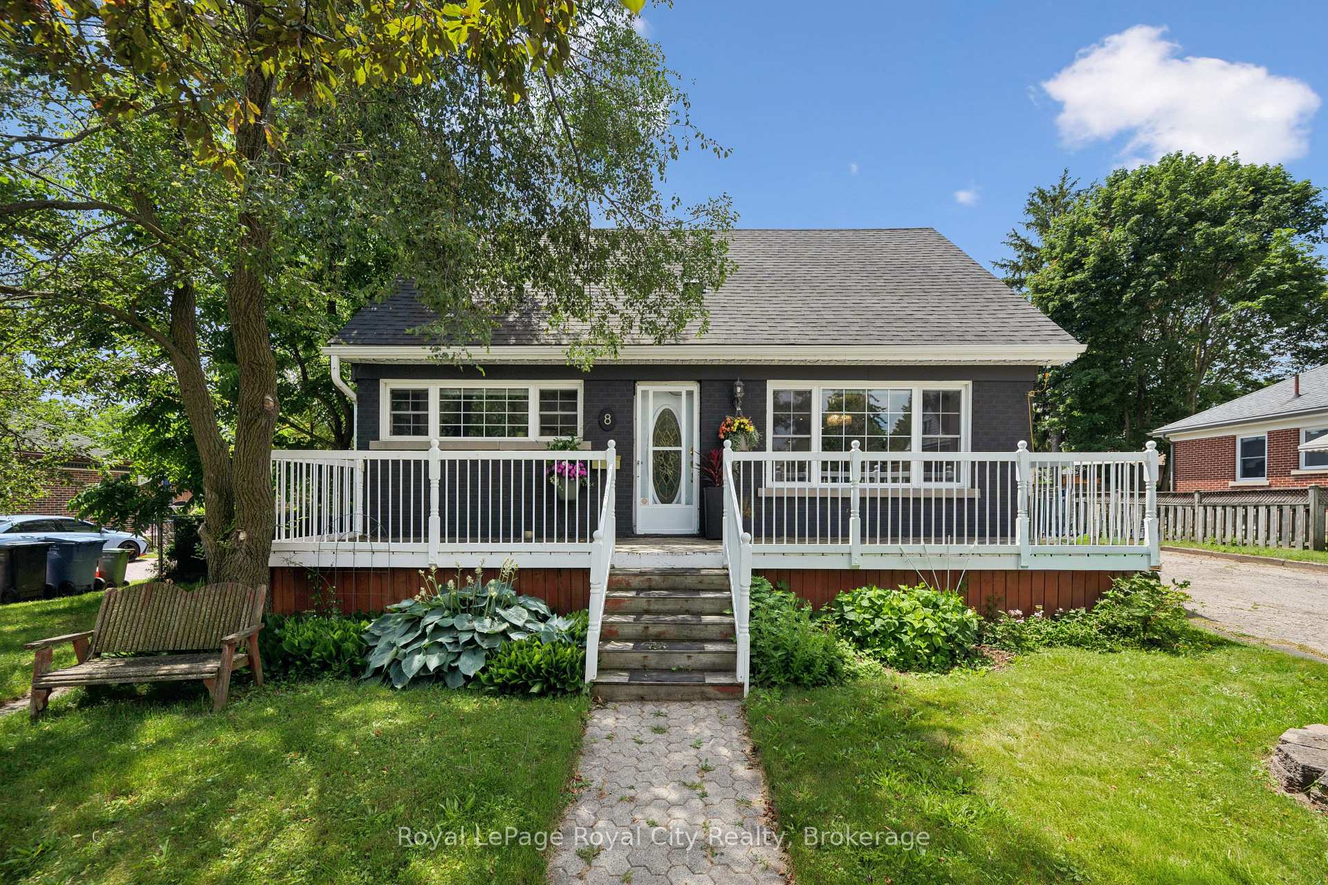 8 Rosewood Avenue, Guelph, ON N1H 5Z9