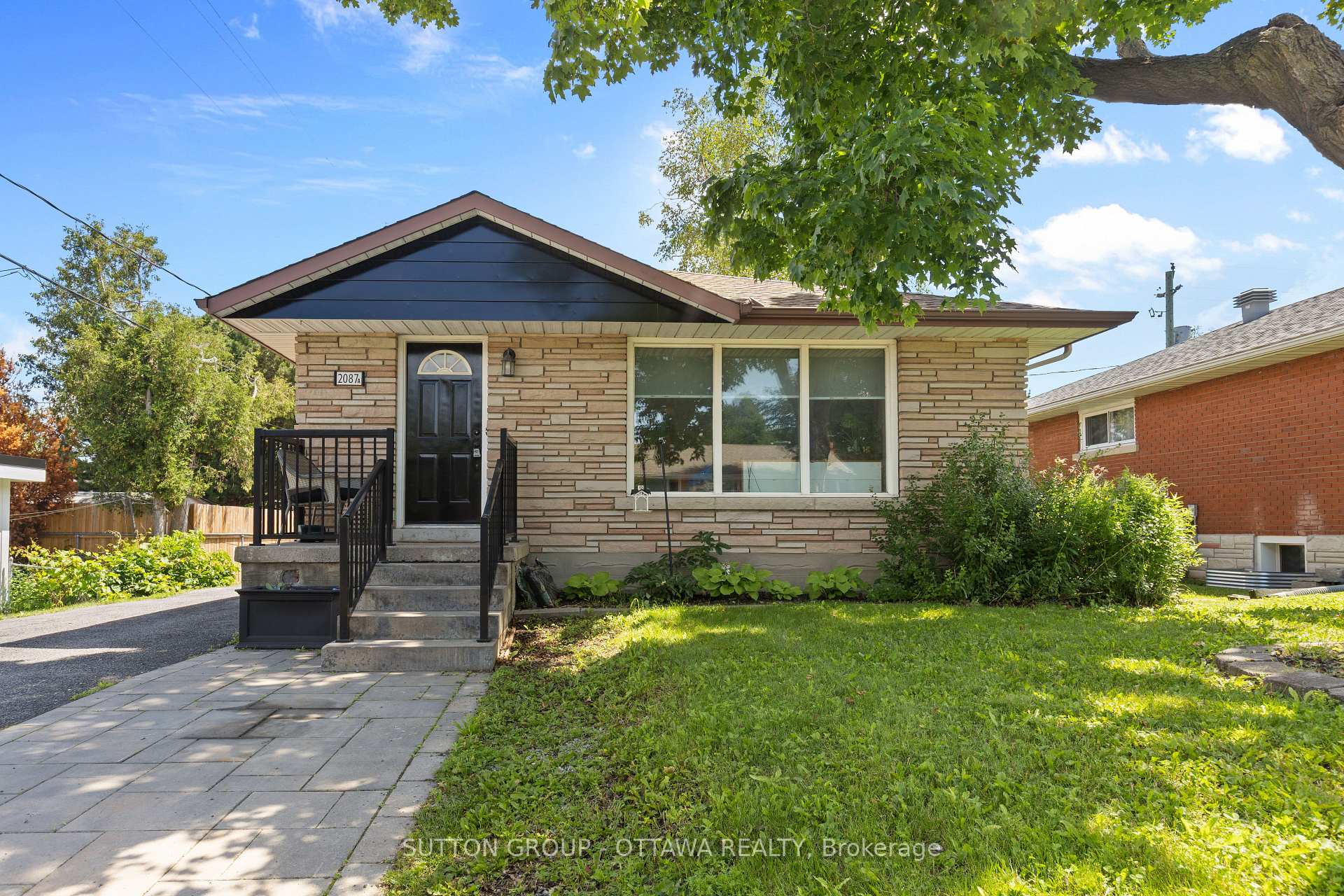 2087 Haig Drive, Elmvale Acres and Area, ON K1G 2K8