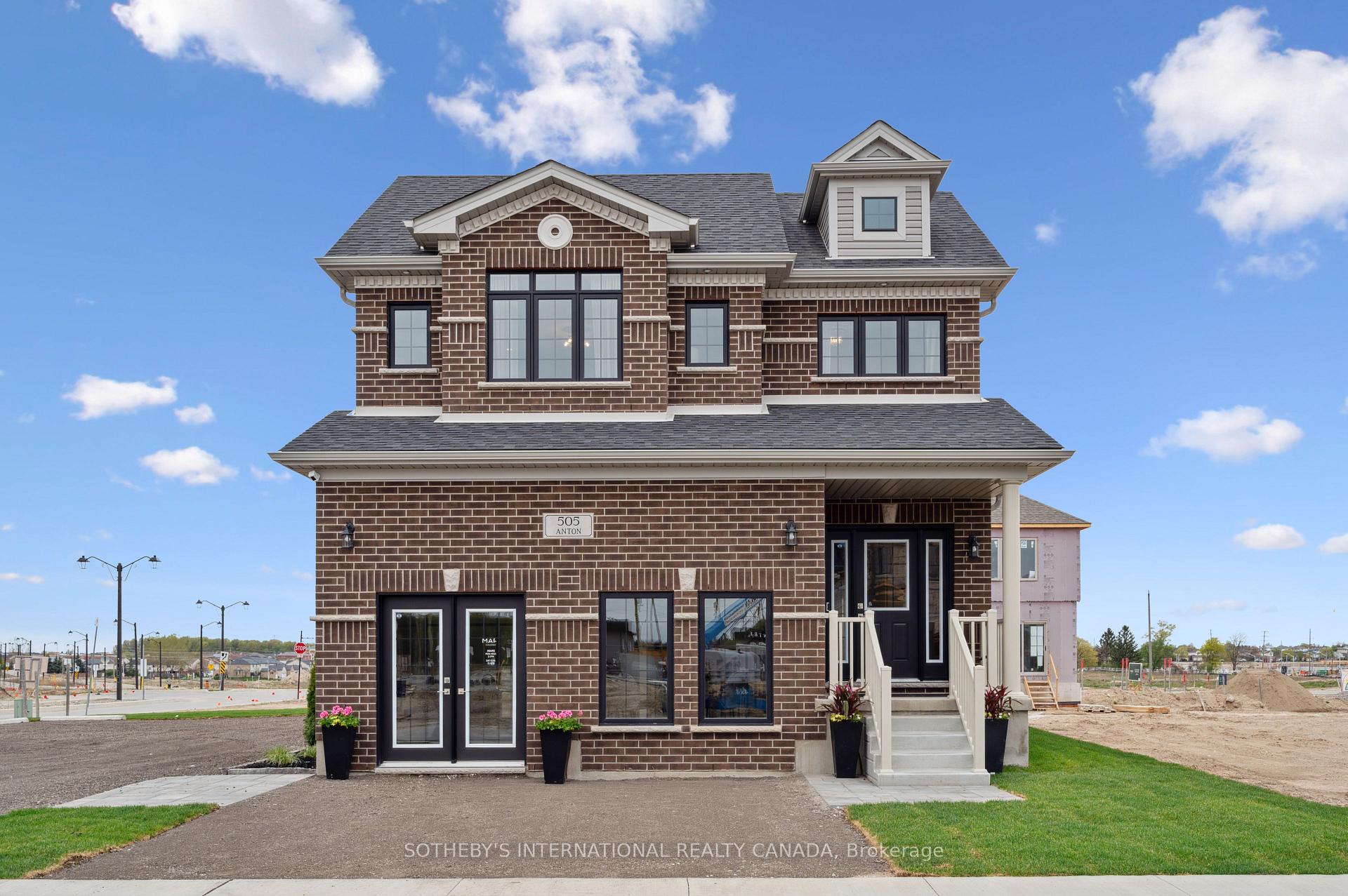 629 Anton Crescent, Kitchener, ON N2R 0T8