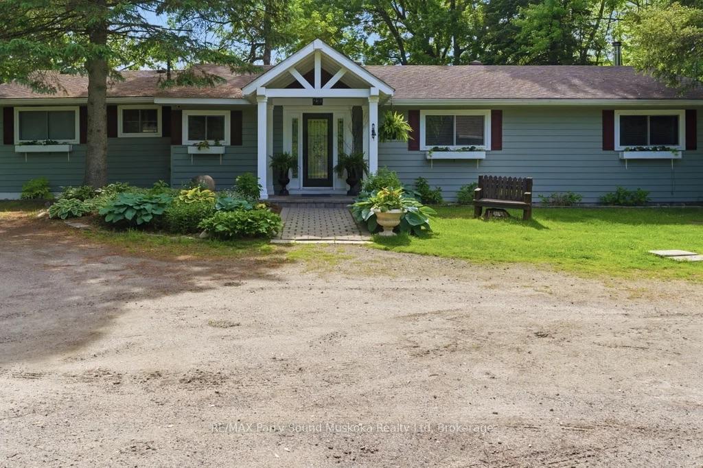 49 Maple Street, Seguin, ON P0C 1J0