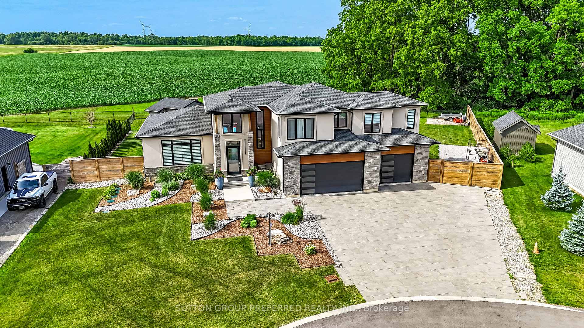 12 Grogast Court, Adelaide Metcalfe, ON N7G 3H8