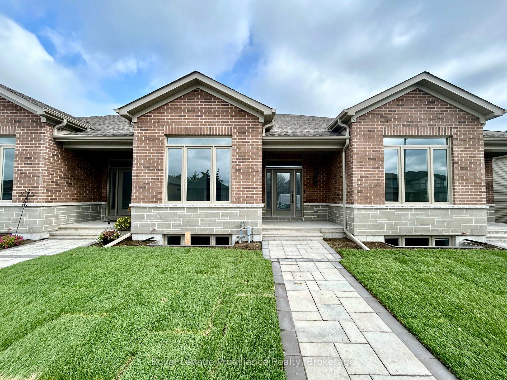 33 Athabaska Drive, Belleville, ON K8N 0T1