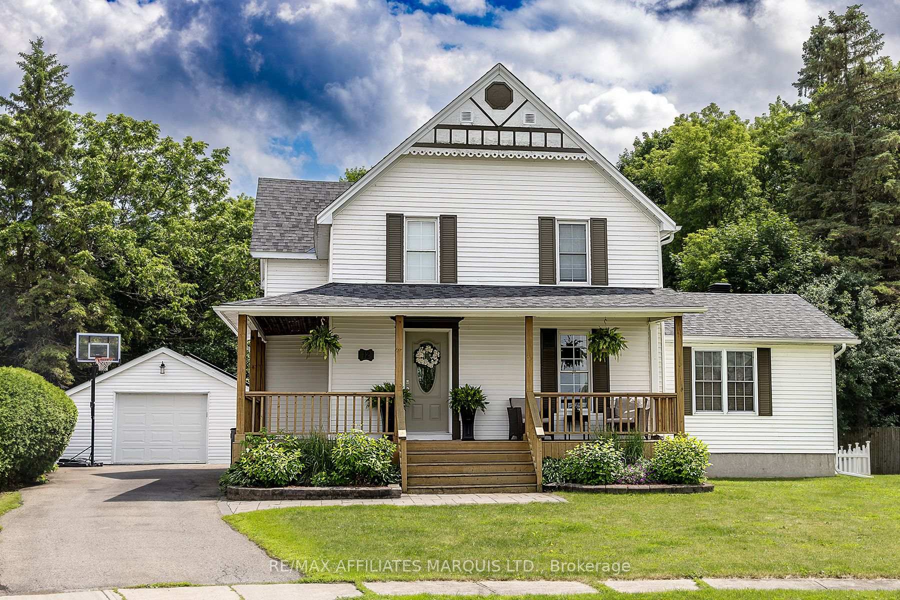 12 Broder Crescent, South Dundas, ON K0C 1X0
