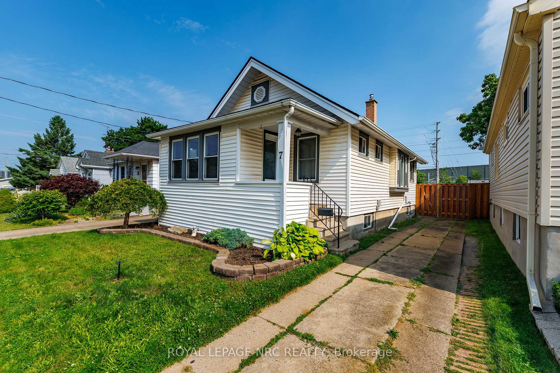 7 Norwood Street, St. Catharines, ON L2R 1B7