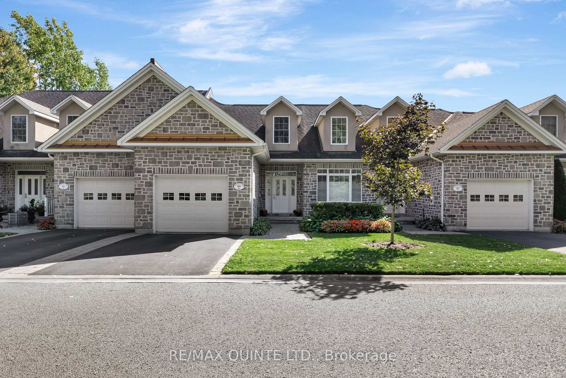 24 Gracefield Lane, Belleville, ON K8N 4Z2