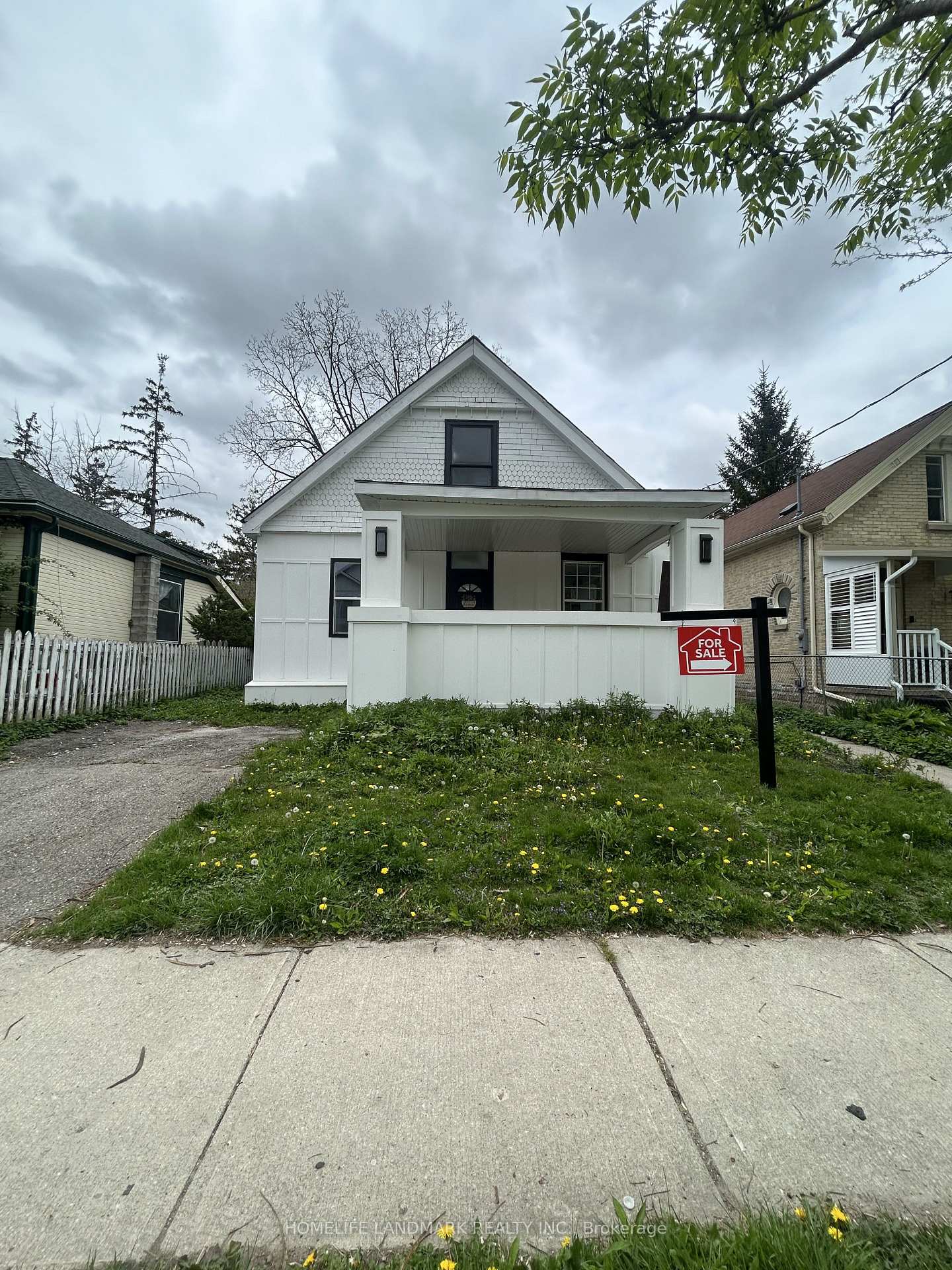 130 Langarth Street E, London South, ON N6C 1Z5