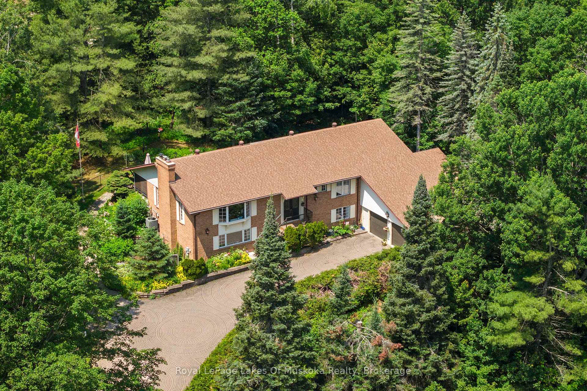 20 South Muskoka Drive, Bracebridge, ON P1L 1M4