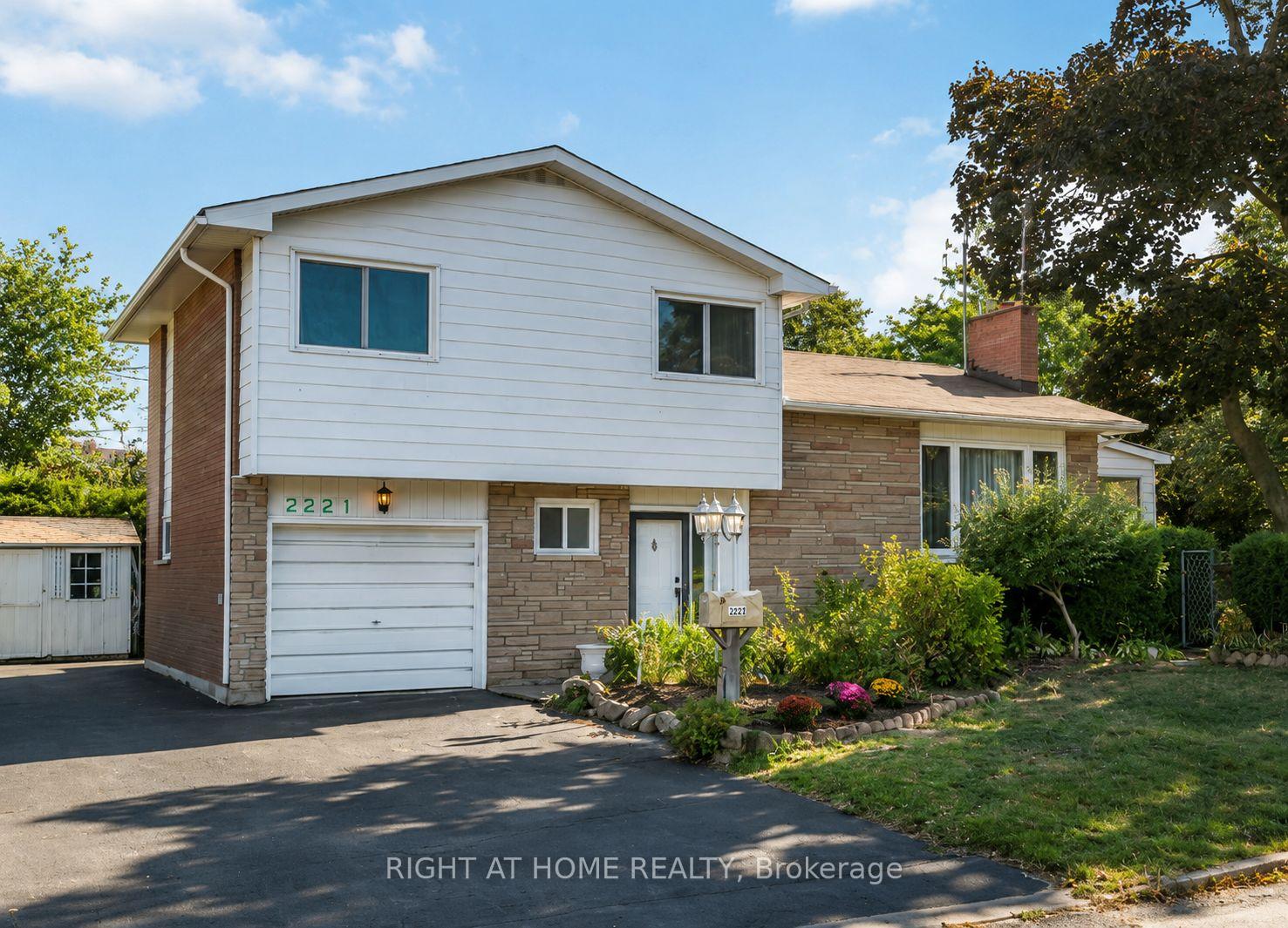 2221 Circle Place, Elmvale Acres and Area, ON K1G 3E2