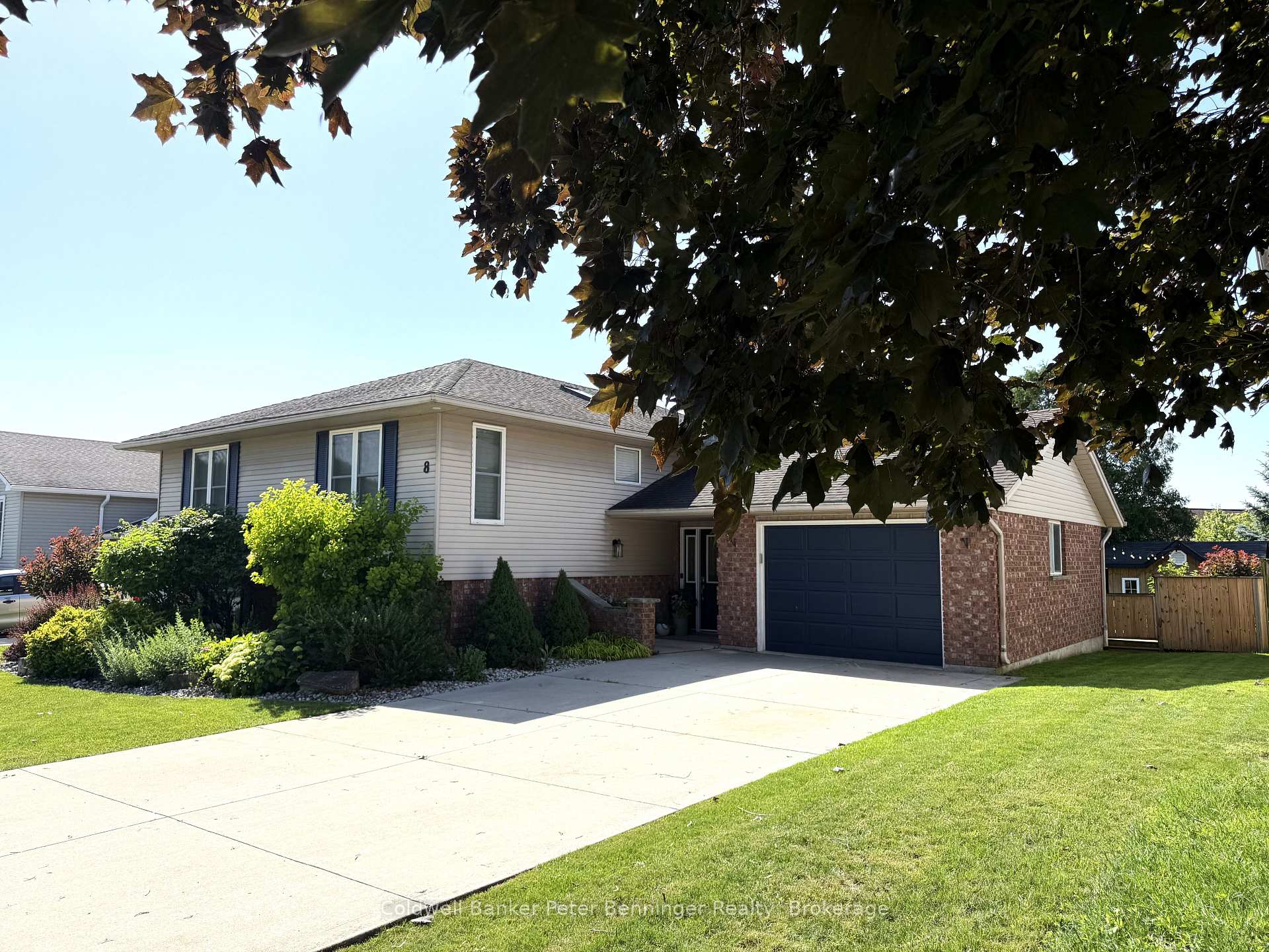 8 West River Road, Brockton, ON N0G 2V0