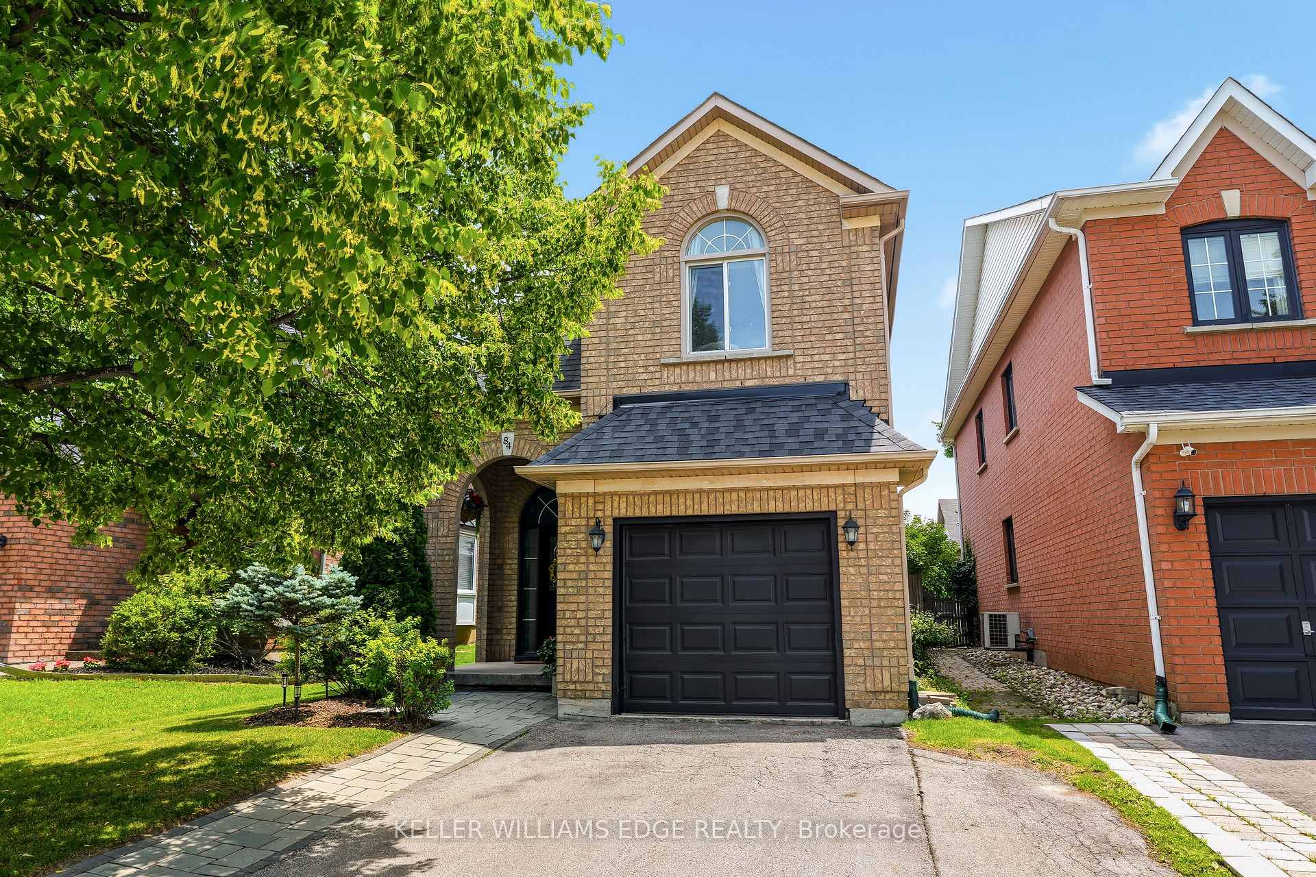 84 Rockhaven Lane, Hamilton, ON L8B 0J2
