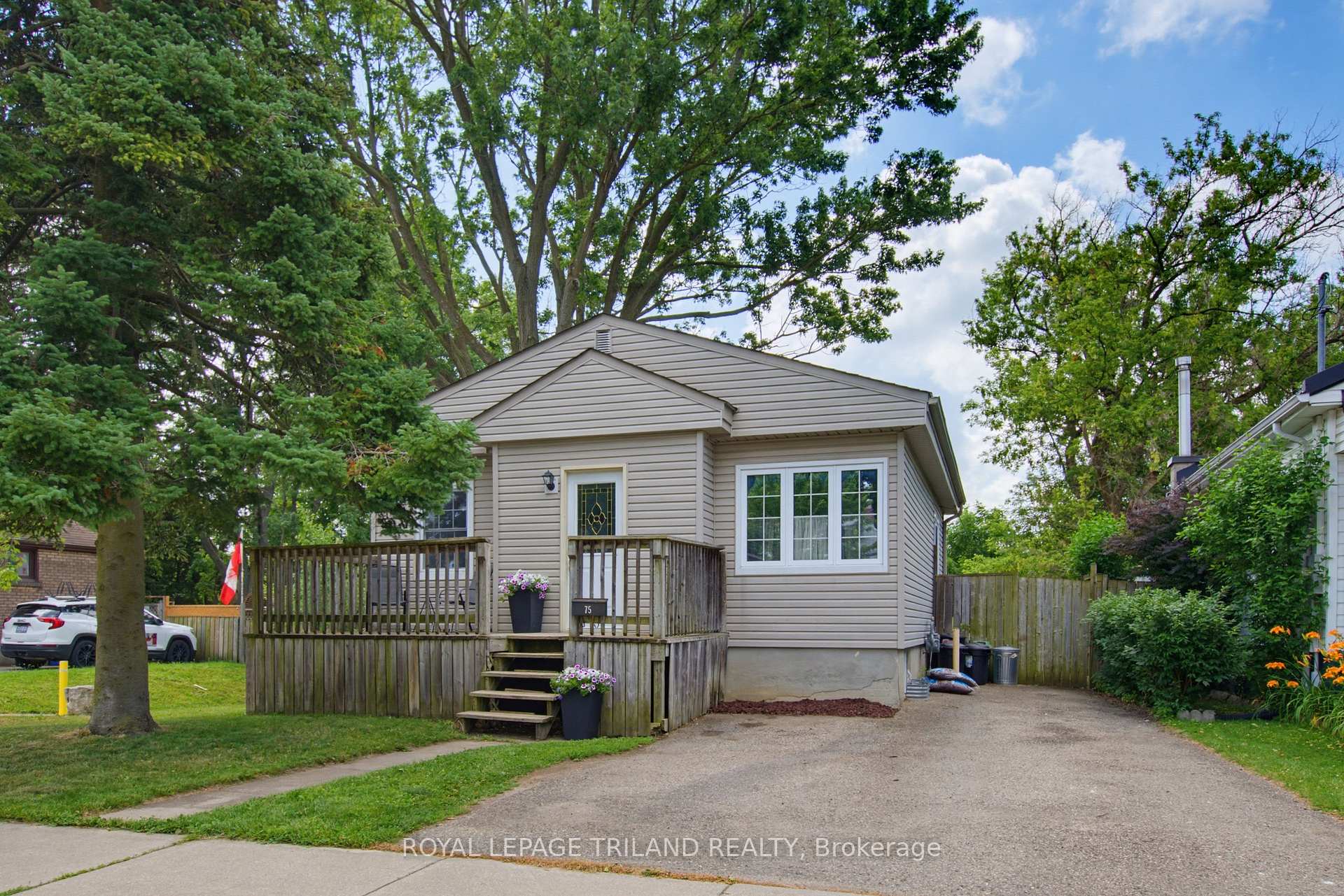 75 Connaught Avenue, London East, ON N5Y 3A5