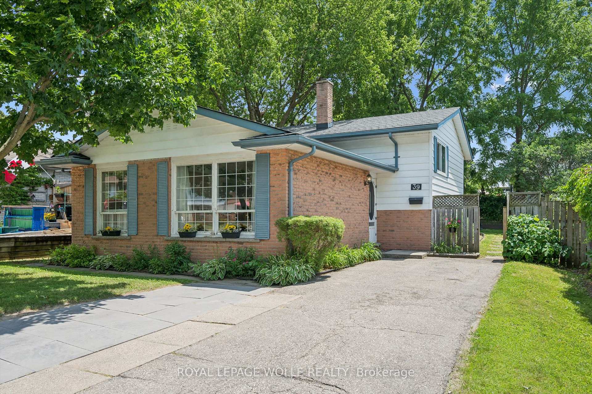 39 Shea Crescent, Kitchener, ON N2E 1E9