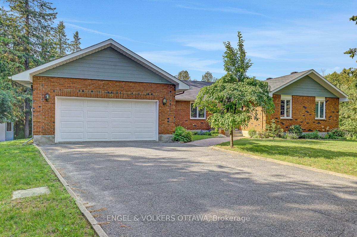132 Grey Stone Drive, Carp - Huntley Ward, ON K0A 1L0